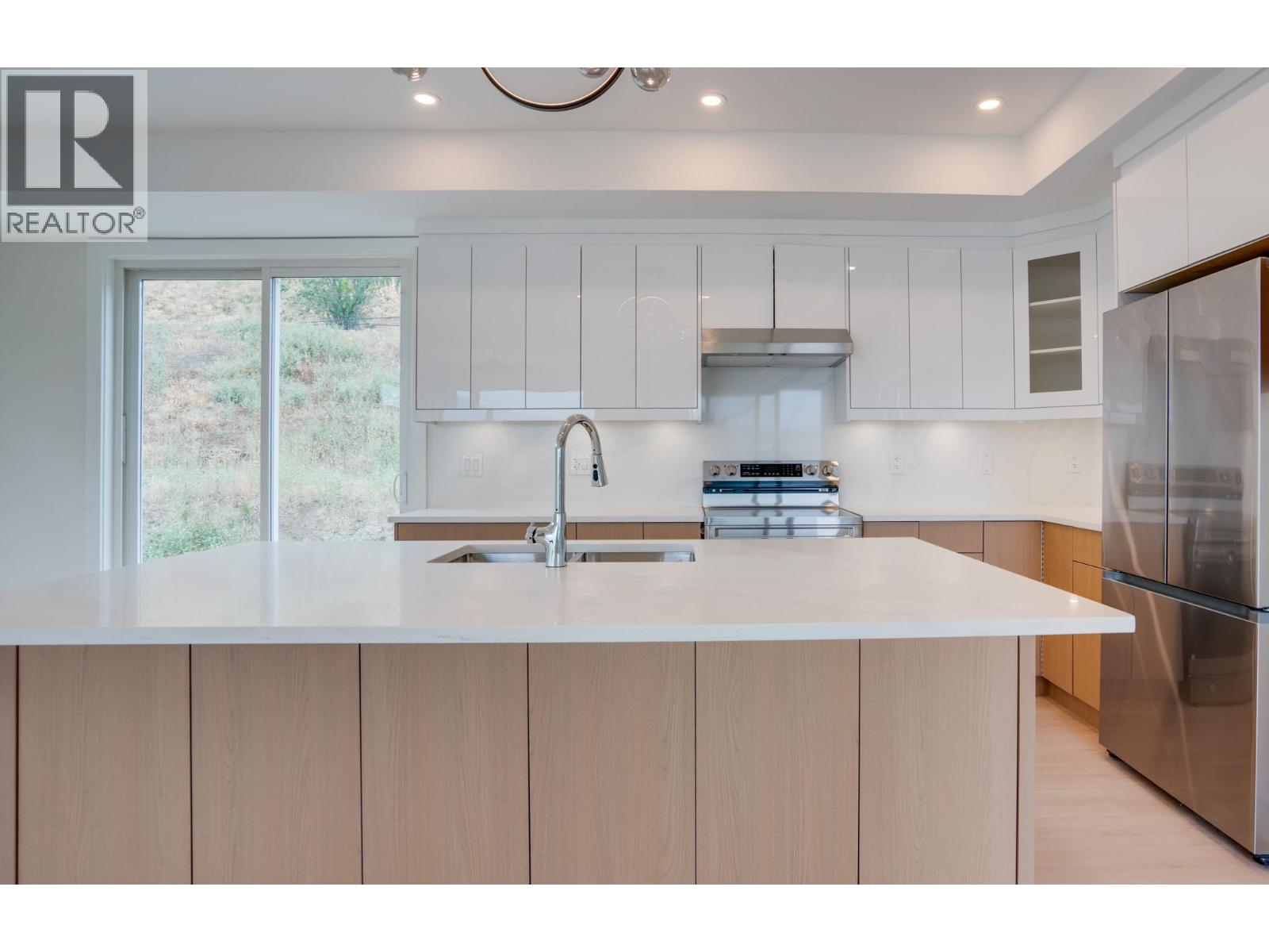 5705 Heritage Drive Unit# 3, Vernon, British Columbia  V1H 1B1 - Photo 4 - 10381518