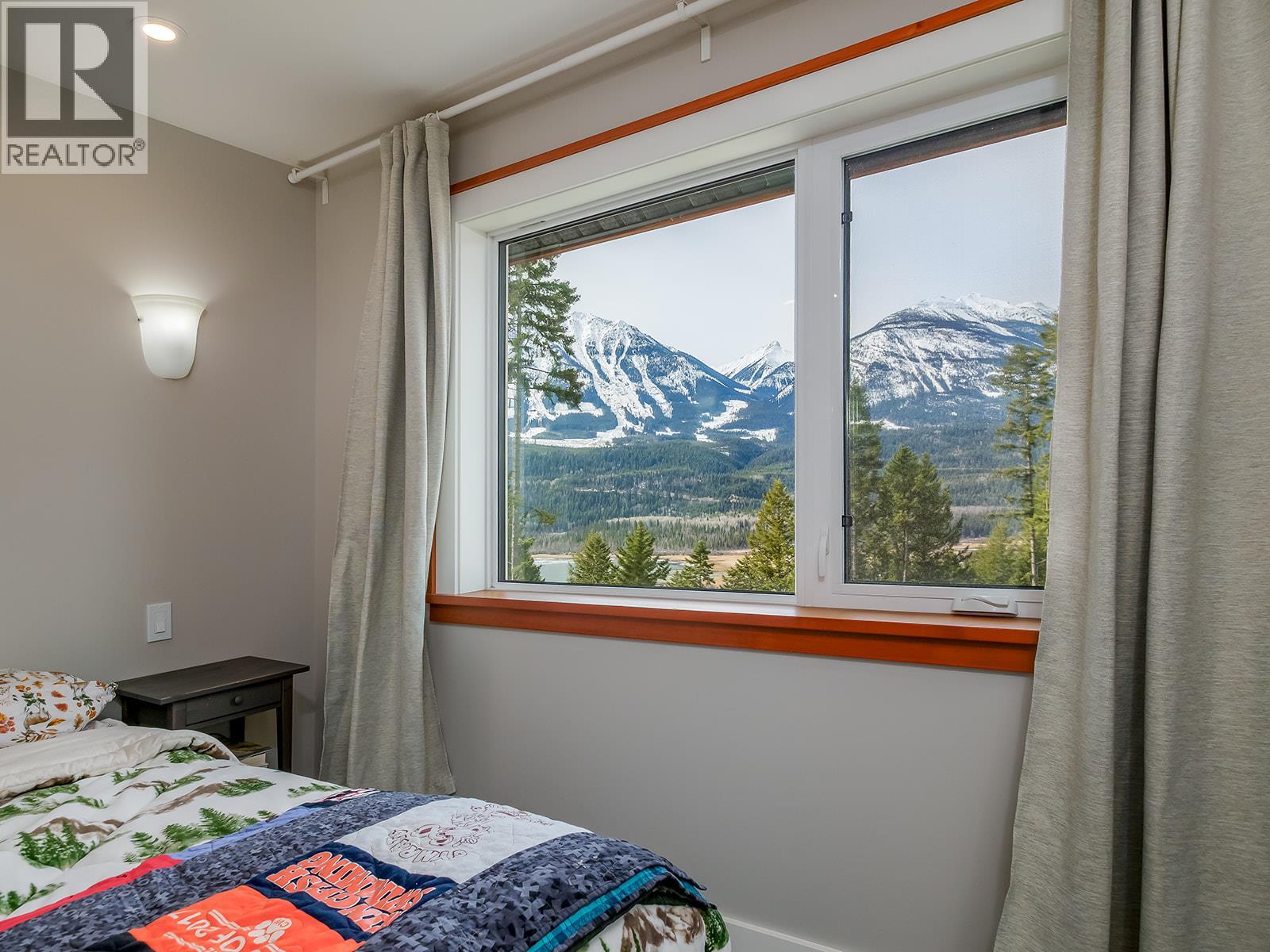 1360 Campbell Road, Golden, British Columbia  V0A 1H7 - Photo 16 - 10381478