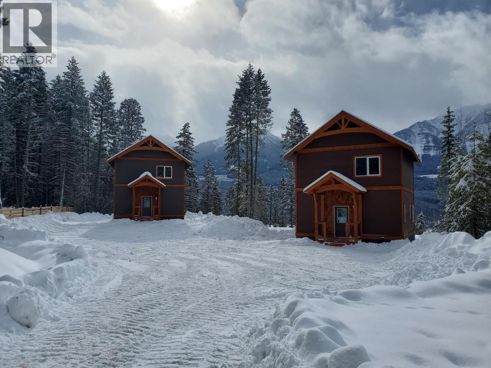 1360 Campbell Road, Golden, British Columbia  V0A 1H7 - Photo 2 - 10381478