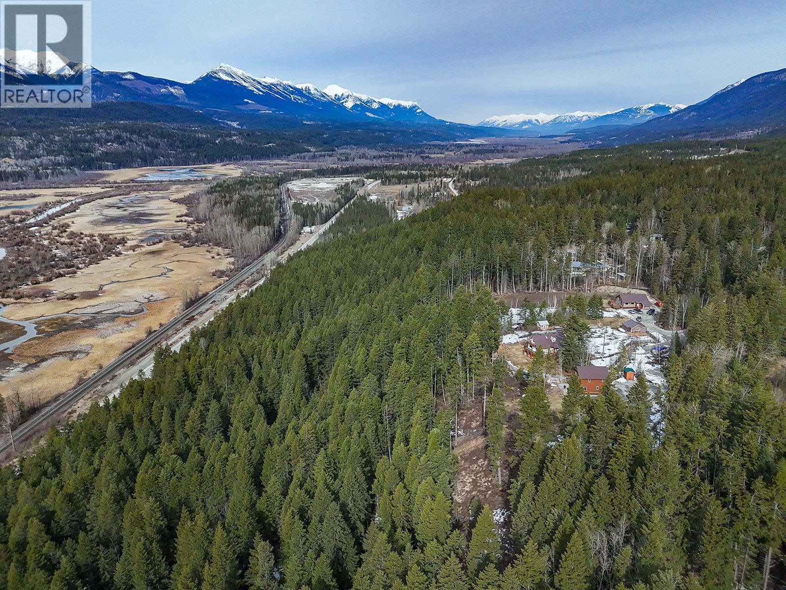 1360 Campbell Road, Golden, British Columbia  V0A 1H7 - Photo 27 - 10381478