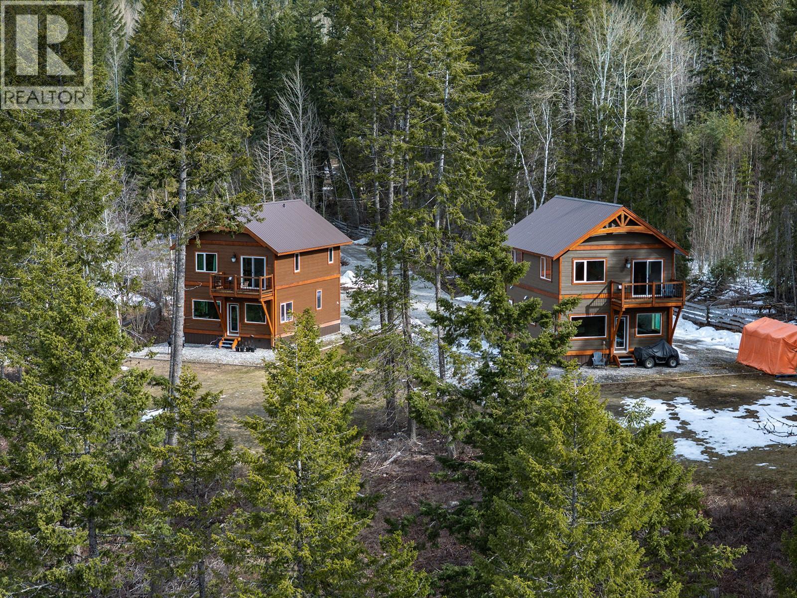 1360 Campbell Road, Golden, British Columbia  V0A 1H7 - Photo 4 - 10381478