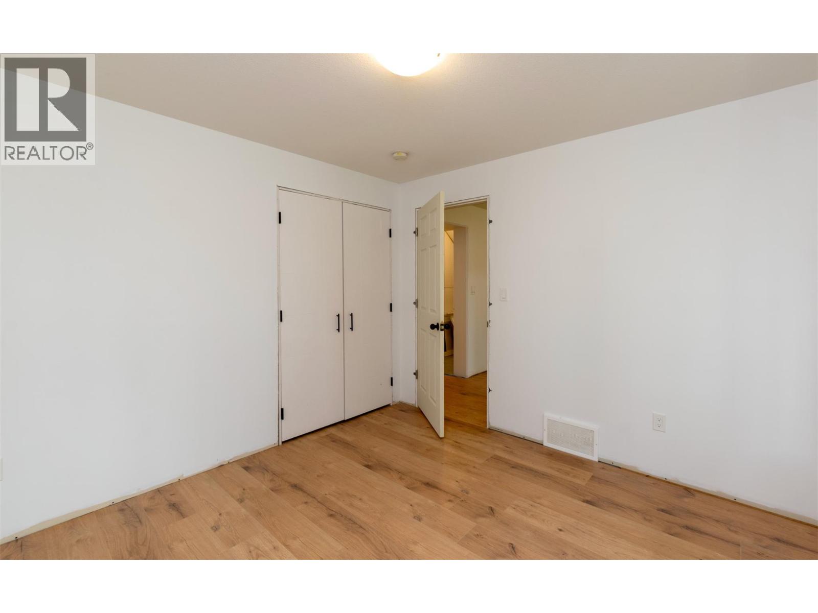 7468 Estate Drive, Anglemont, British Columbia  V0E 1M8 - Photo 21 - 10380084