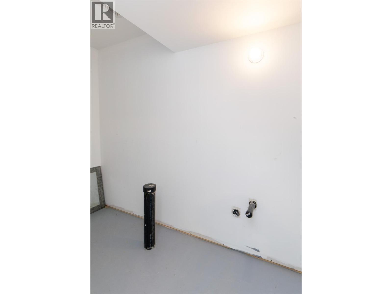 7468 Estate Drive, Anglemont, British Columbia  V0E 1M8 - Photo 24 - 10380084