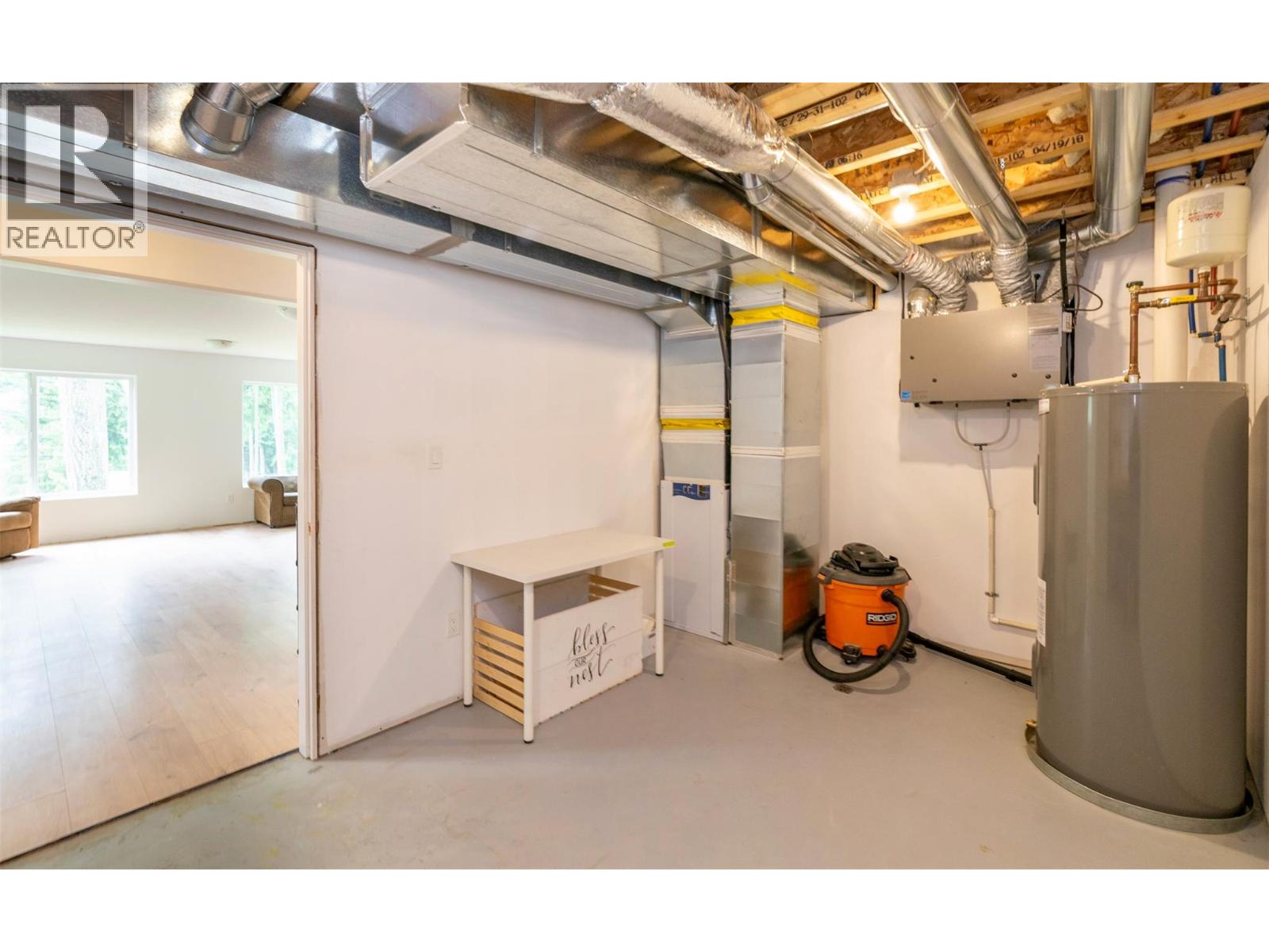 7468 Estate Drive, Anglemont, British Columbia  V0E 1M8 - Photo 25 - 10380084