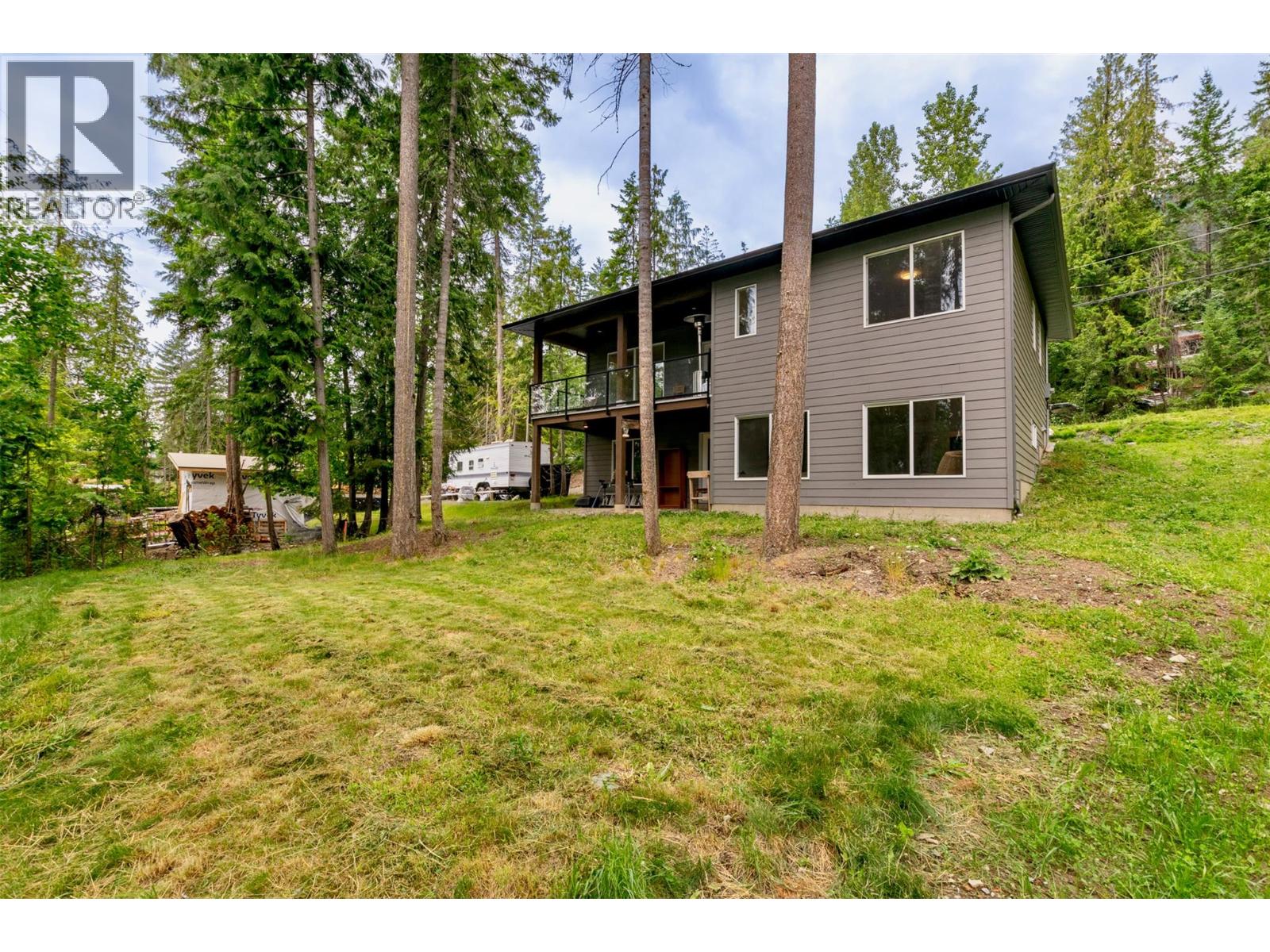 7468 Estate Drive, Anglemont, British Columbia  V0E 1M8 - Photo 29 - 10380084