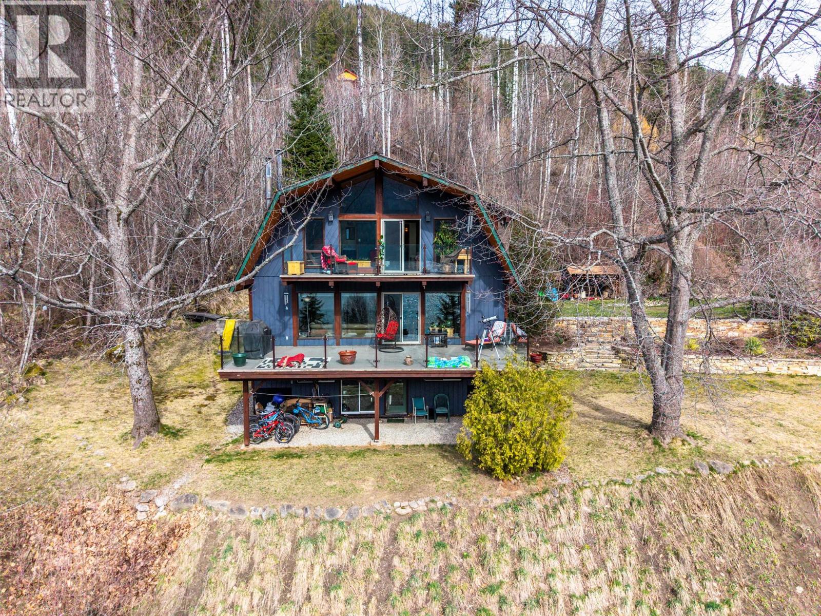 3169 Bainbridge Road, Nelson, British Columbia  V1L 6M7 - Photo 1 - 10381209
