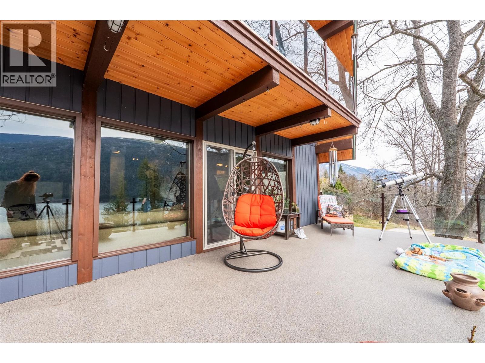 3169 Bainbridge Road, Nelson, British Columbia  V1L 6M7 - Photo 19 - 10381209