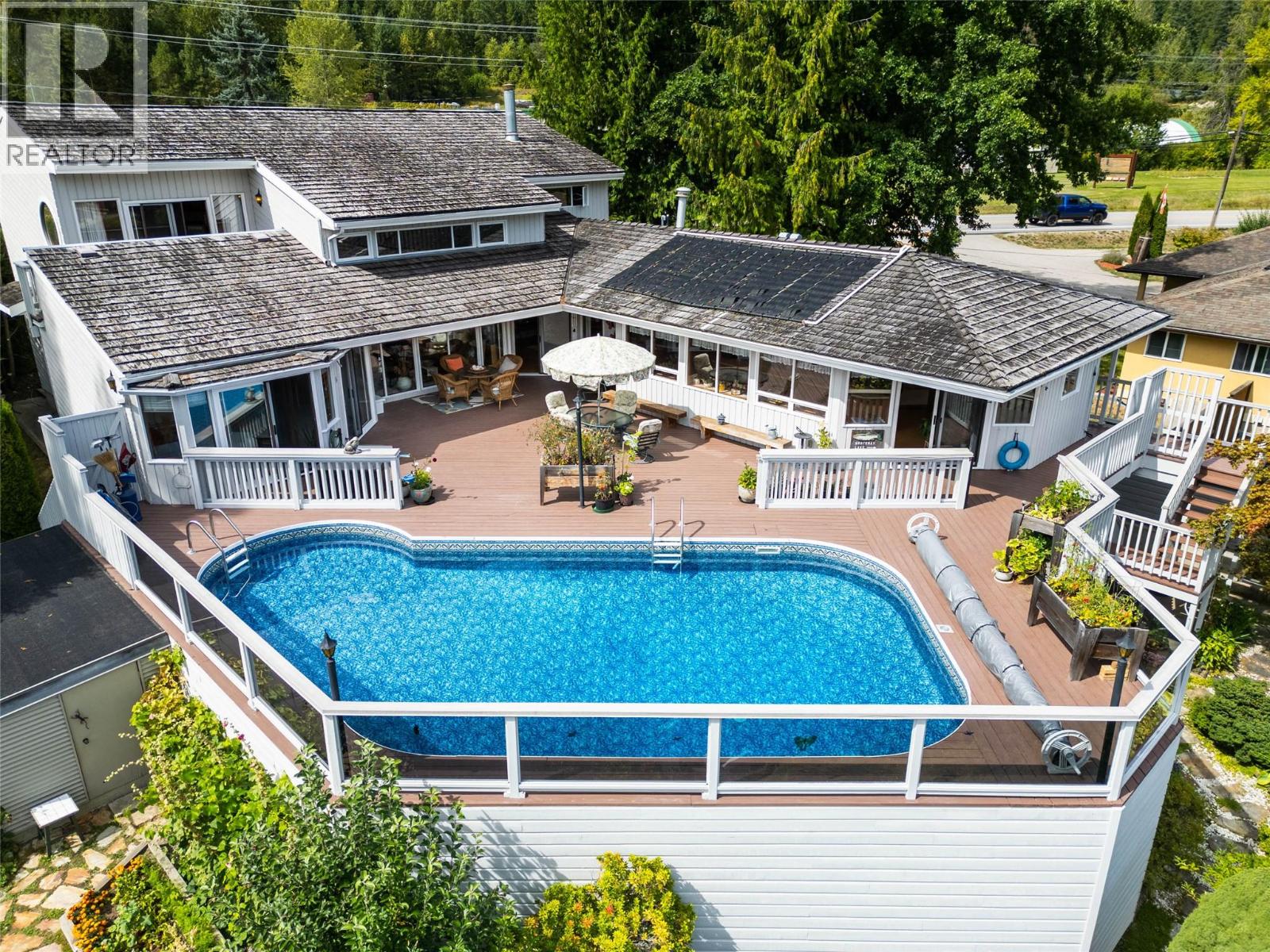 1896 3a Highway, Nelson, British Columbia  V1L 6K1 - Photo 1 - 10381201