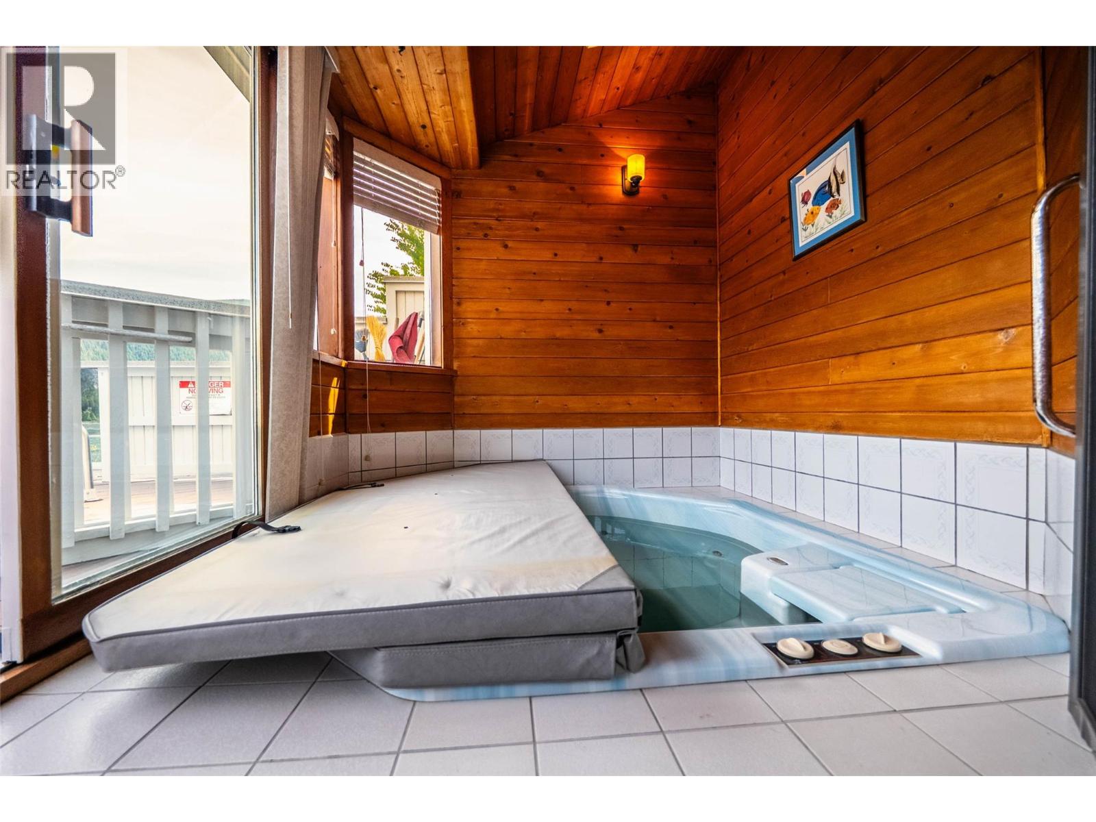 1896 3a Highway, Nelson, British Columbia  V1L 6K1 - Photo 32 - 10381201