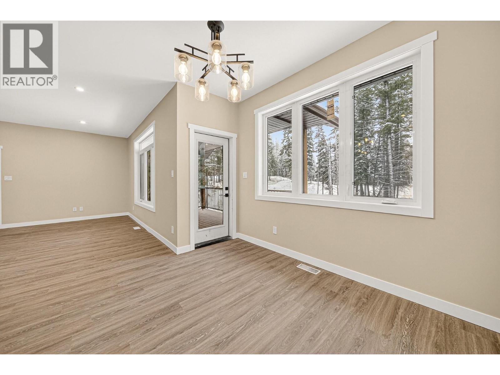 2252 Black Hawk Drive, Sparwood, British Columbia  V0B 2G2 - Photo 16 - 10381434