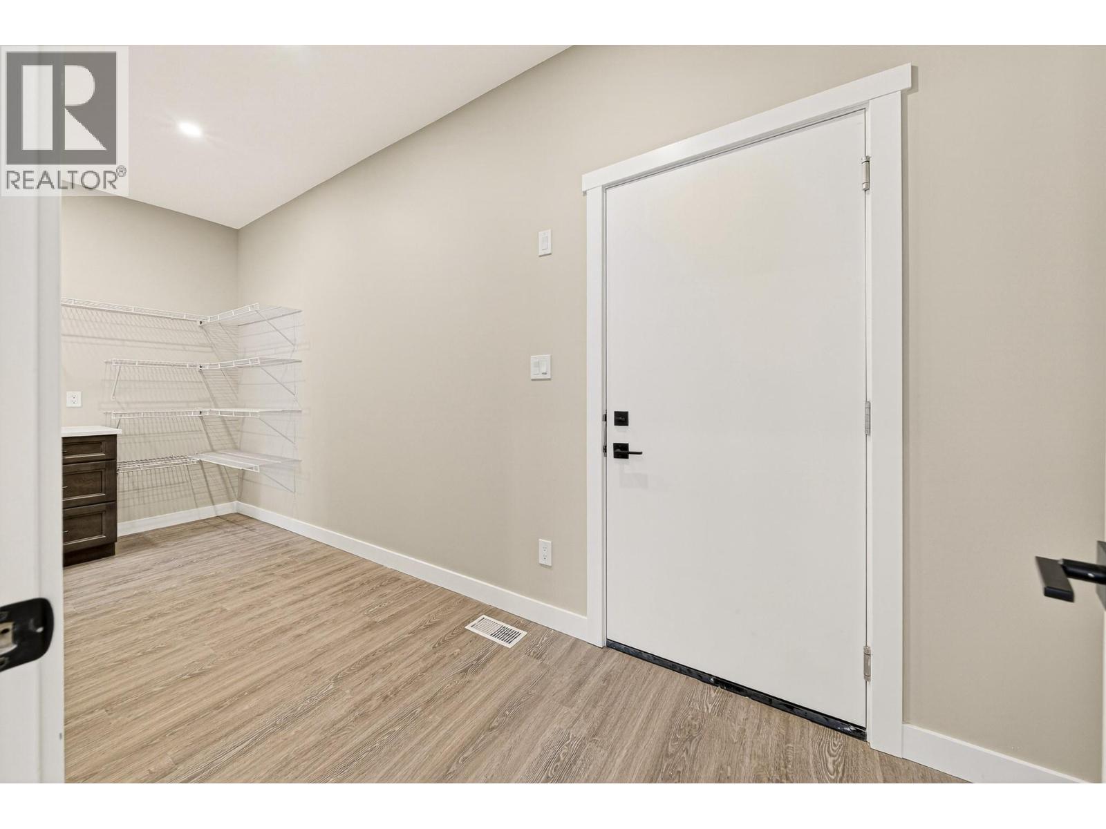 2252 Black Hawk Drive, Sparwood, British Columbia  V0B 2G2 - Photo 20 - 10381434