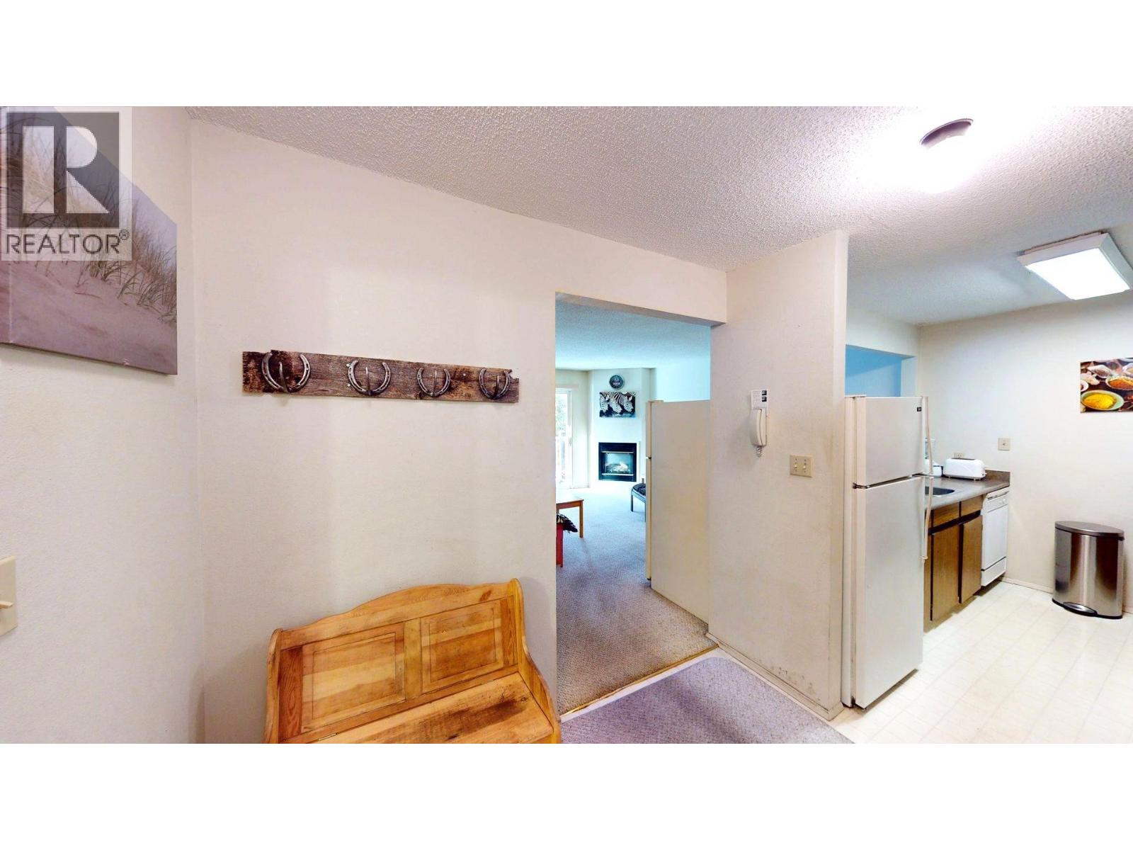 306c 1802 Alpine Drive, Elkford, British Columbia  V0B 1H0 - Photo 3 - 10378556