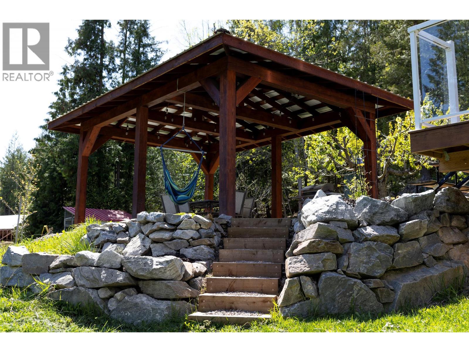 6740 Highway 97a Highway, Grindrod, British Columbia  V0E 1Y0 - Photo 12 - 10381515