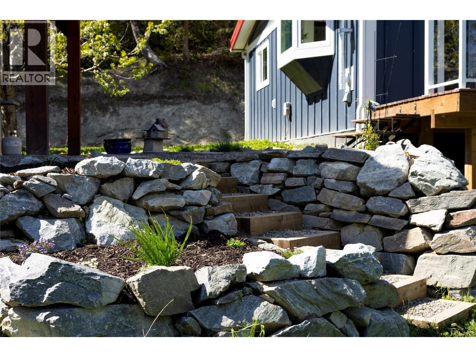 6740 Highway 97a Highway, Grindrod, British Columbia  V0E 1Y0 - Photo 15 - 10381515