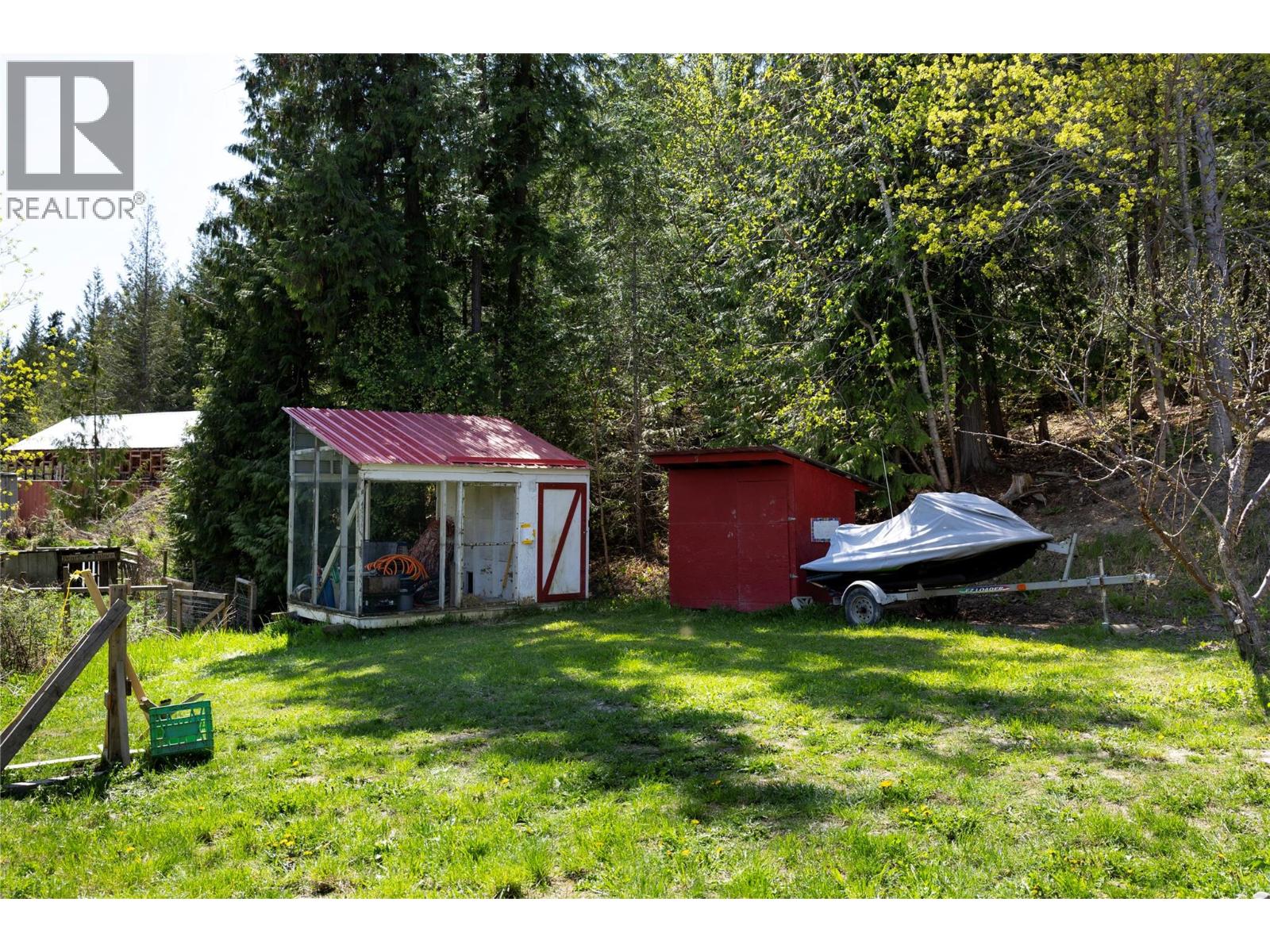 6740 Highway 97a Highway, Grindrod, British Columbia  V0E 1Y0 - Photo 16 - 10381515