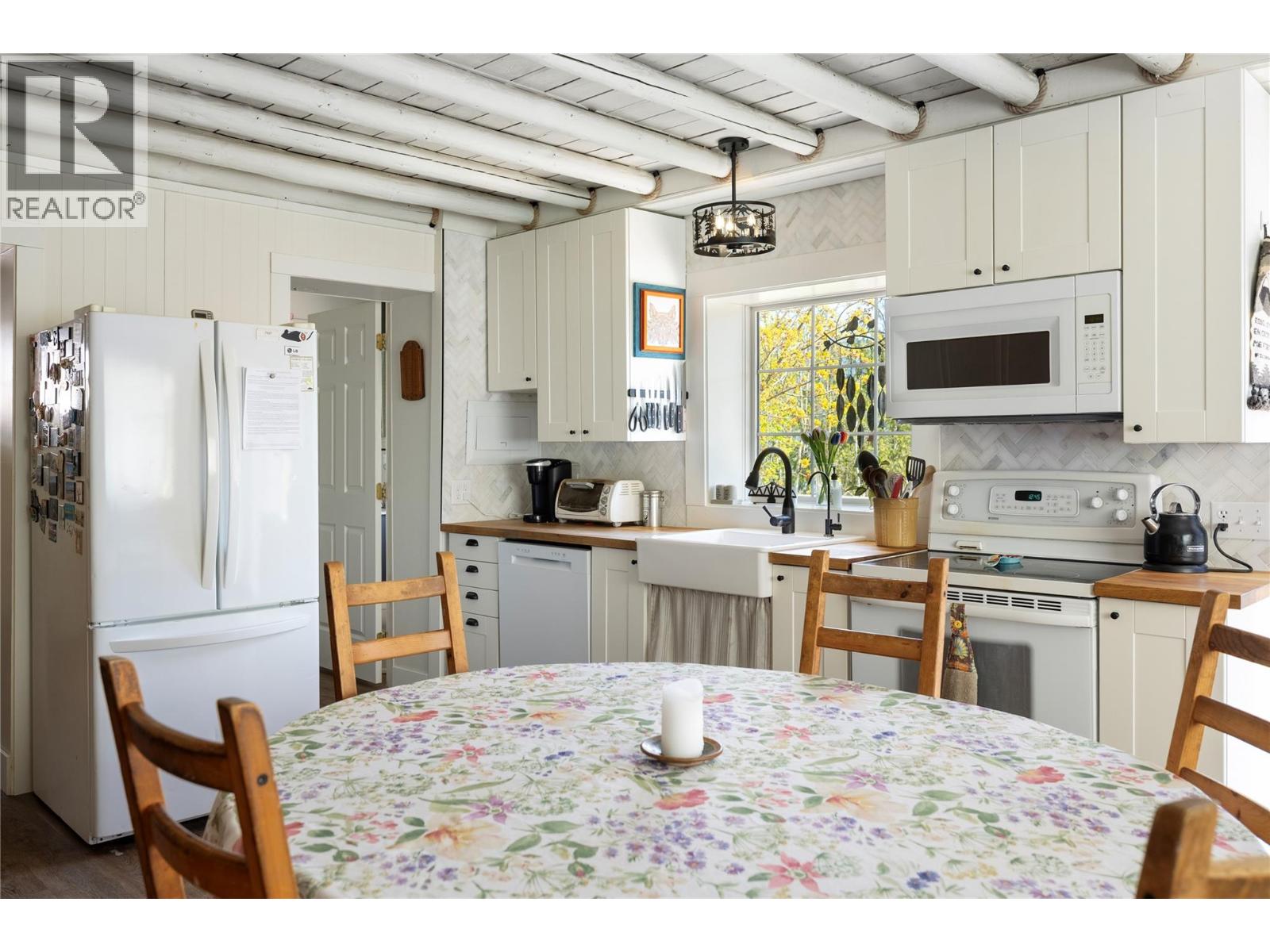 6740 Highway 97a Highway, Grindrod, British Columbia  V0E 1Y0 - Photo 22 - 10381515