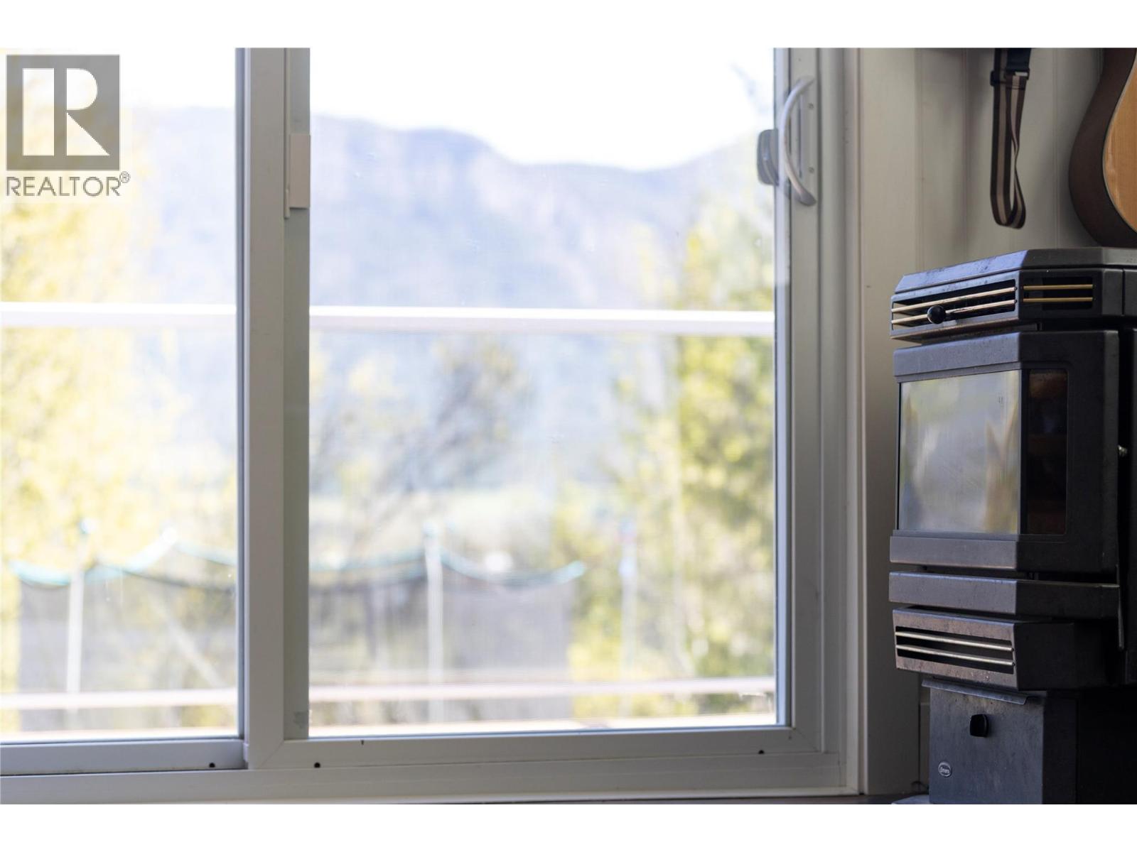 6740 Highway 97a Highway, Grindrod, British Columbia  V0E 1Y0 - Photo 26 - 10381515