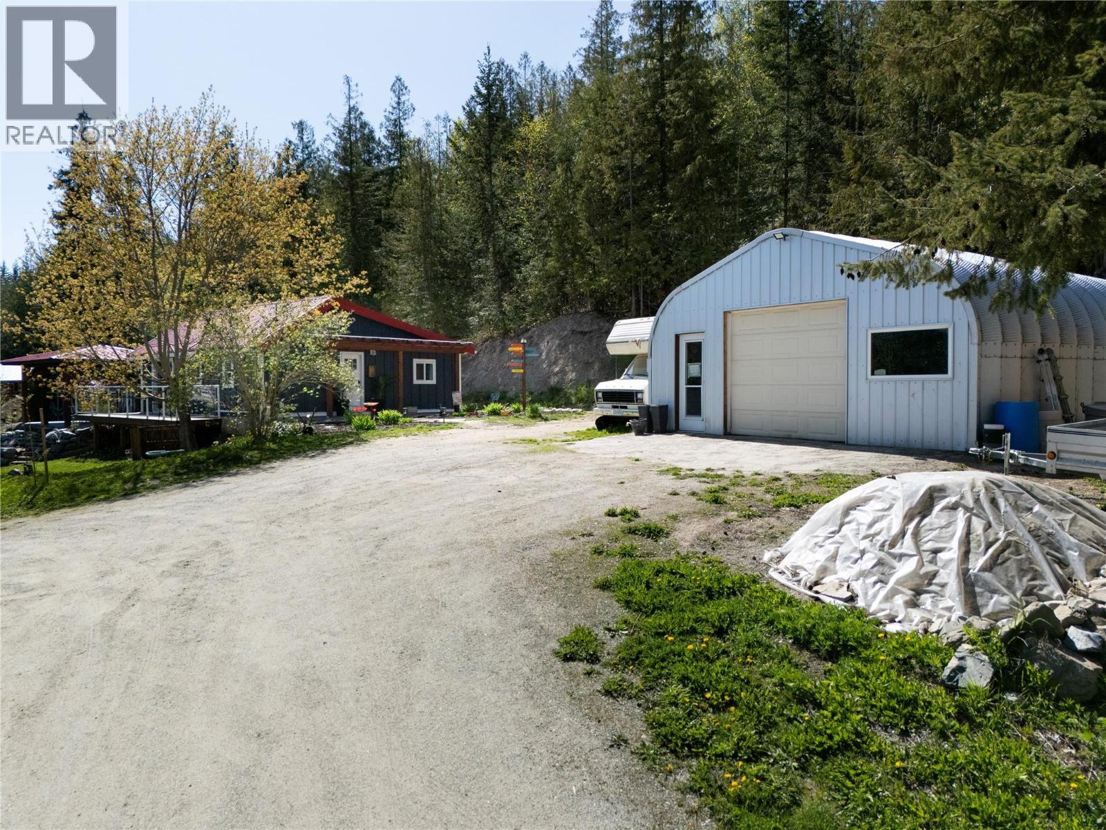 6740 Highway 97a Highway, Grindrod, British Columbia  V0E 1Y0 - Photo 8 - 10381515