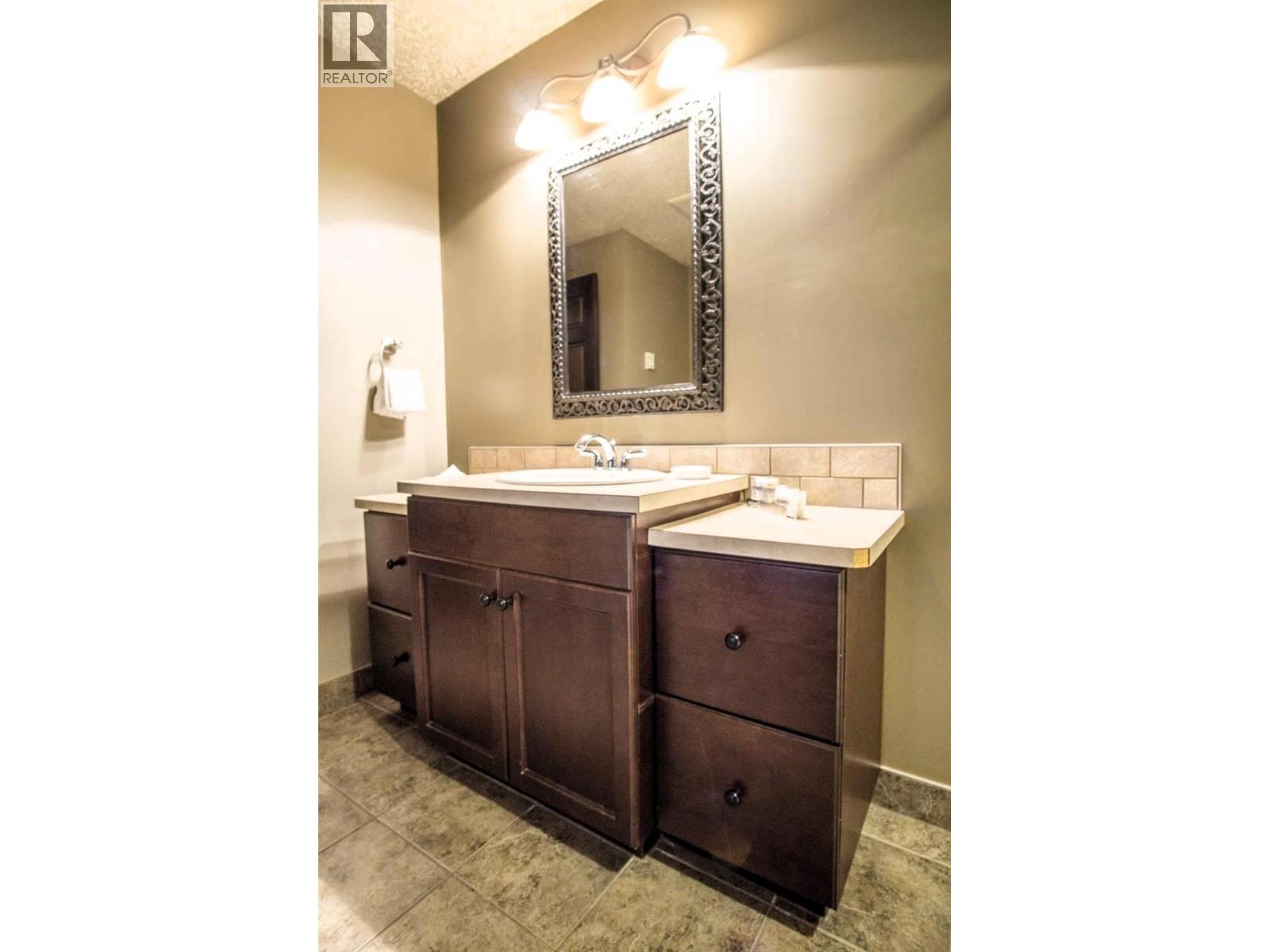 500 Bighorn Boulevard Unit# 513, Radium Hot Springs, British Columbia  V0A 1M0 - Photo 35 - 10380962