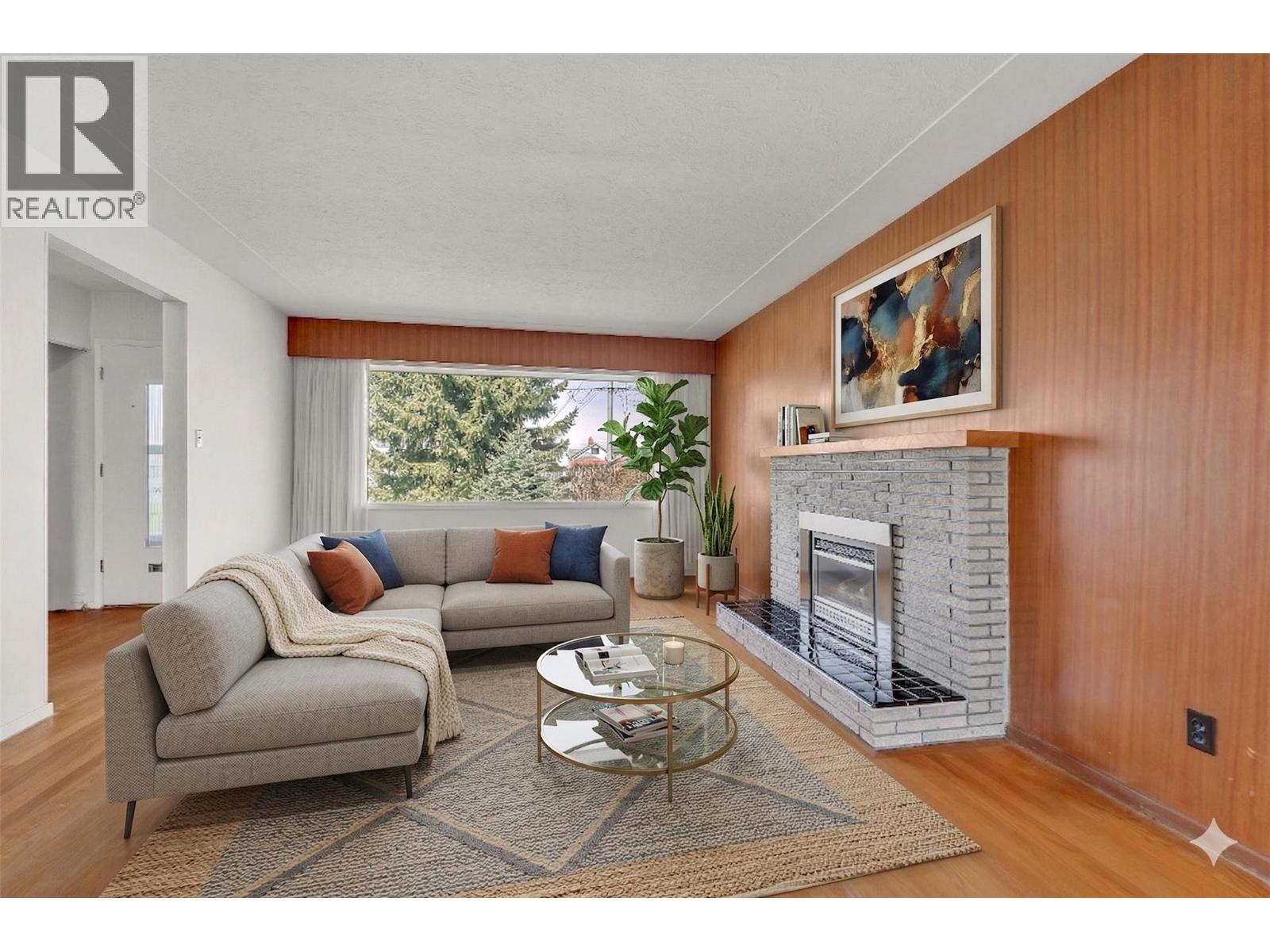 250 Bennett Avenue, Penticton, British Columbia  V2A 2P5 - Photo 2 - 10381301