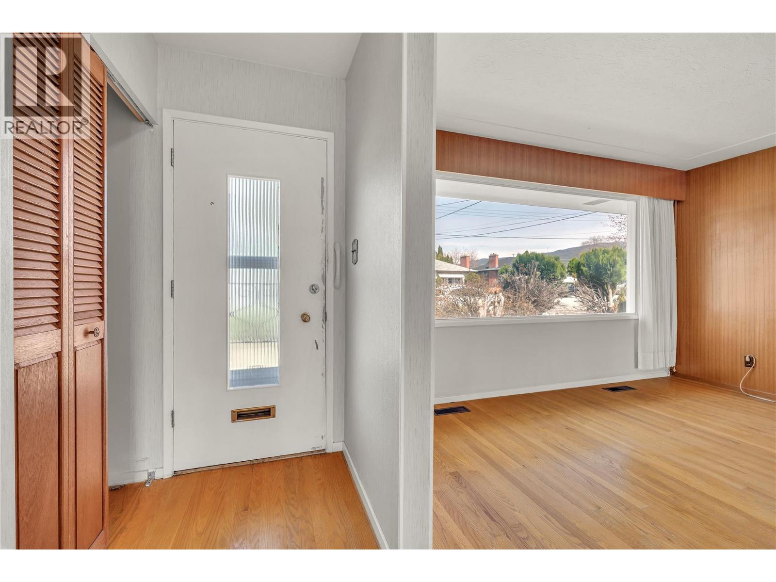 250 Bennett Avenue, Penticton, British Columbia  V2A 2P5 - Photo 4 - 10381301