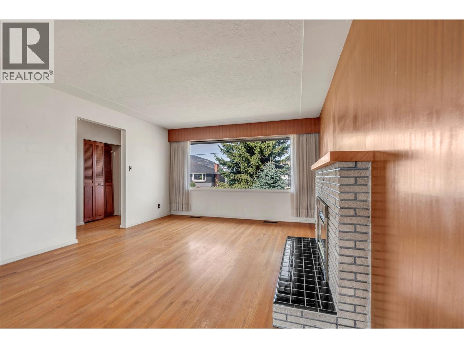 250 Bennett Avenue, Penticton, British Columbia  V2A 2P5 - Photo 6 - 10381301