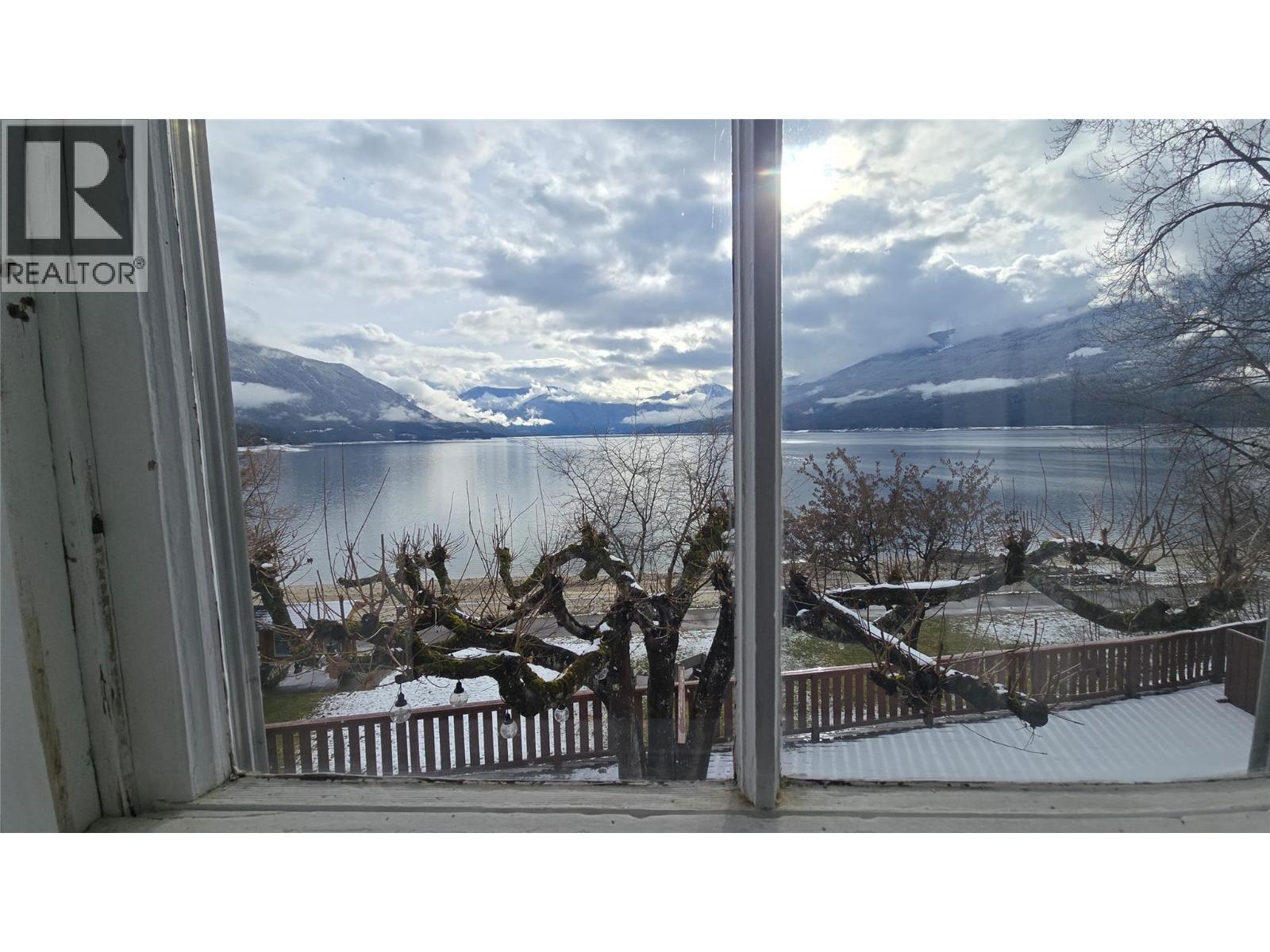 96 4 Avenue Sw, Nakusp, British Columbia  V0G 1R0 - Photo 14 - 10380075