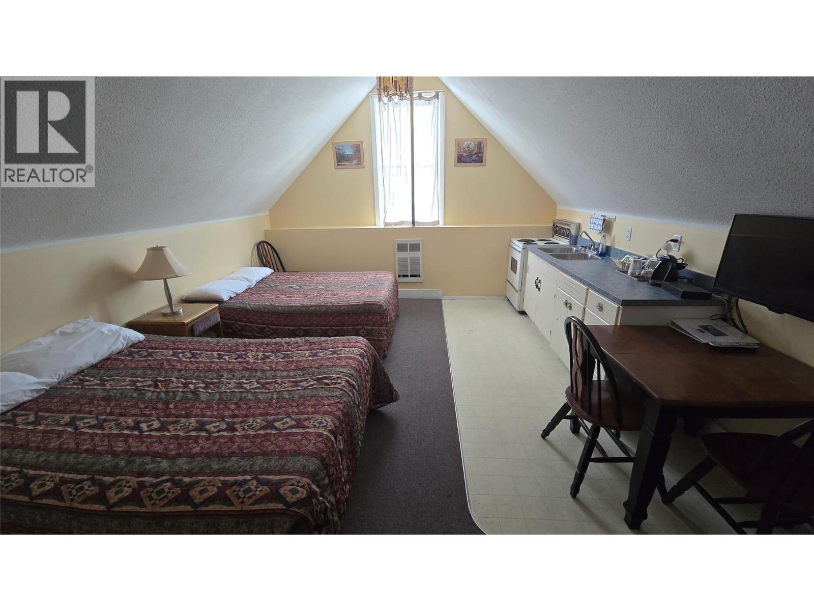 96 4 Avenue Sw, Nakusp, British Columbia  V0G 1R0 - Photo 17 - 10380075