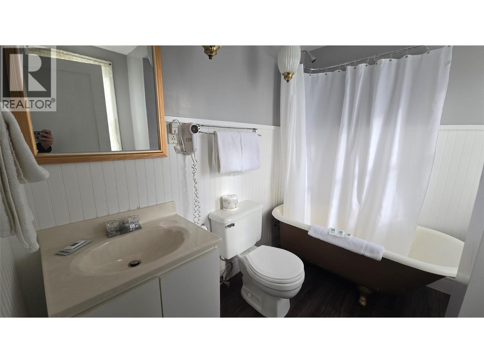 96 4 Avenue Sw, Nakusp, British Columbia  V0G 1R0 - Photo 23 - 10380075