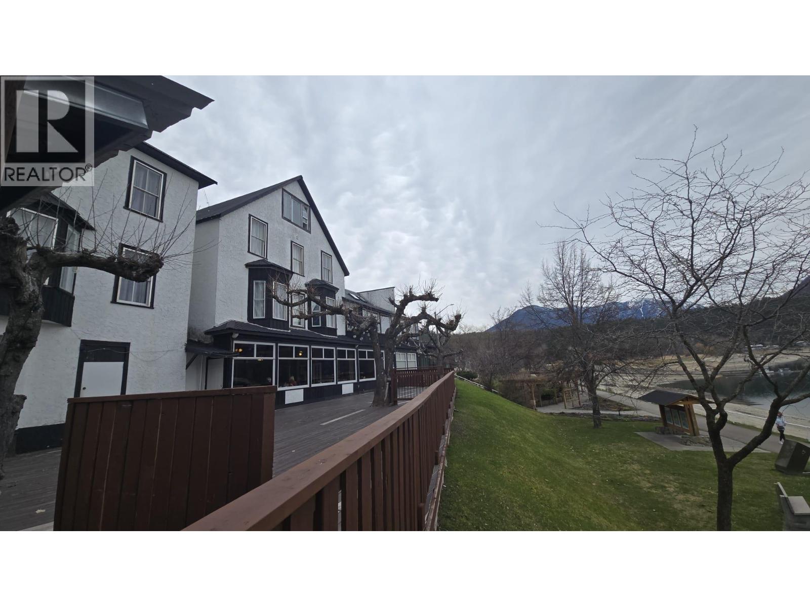 96 4 Avenue Sw, Nakusp, British Columbia  V0G 1R0 - Photo 4 - 10380075