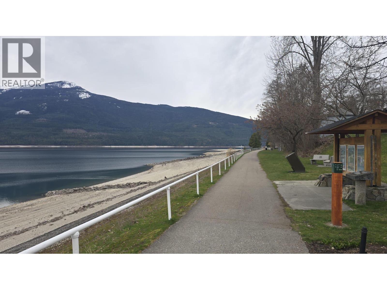 96 4 Avenue Sw, Nakusp, British Columbia  V0G 1R0 - Photo 5 - 10380075