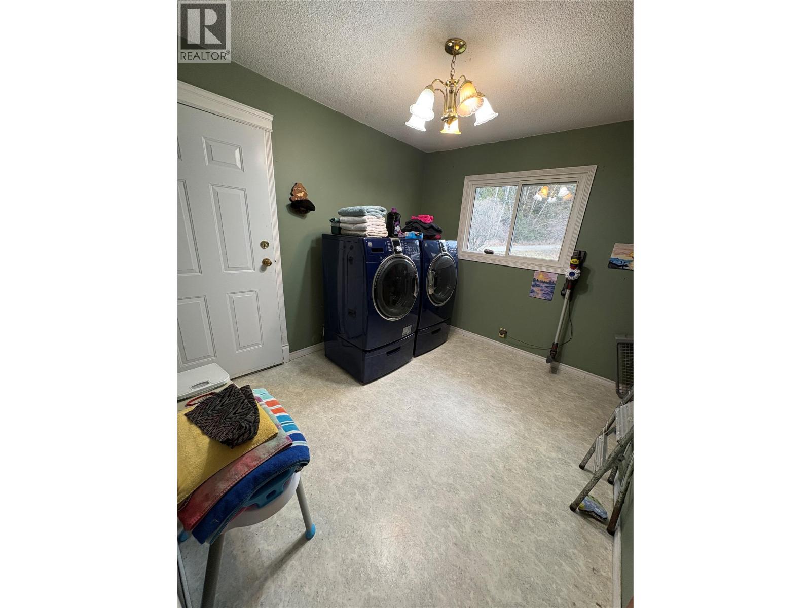 8764 Holding Road, Adams Lake, British Columbia  V0E 1M2 - Photo 11 - 10381223