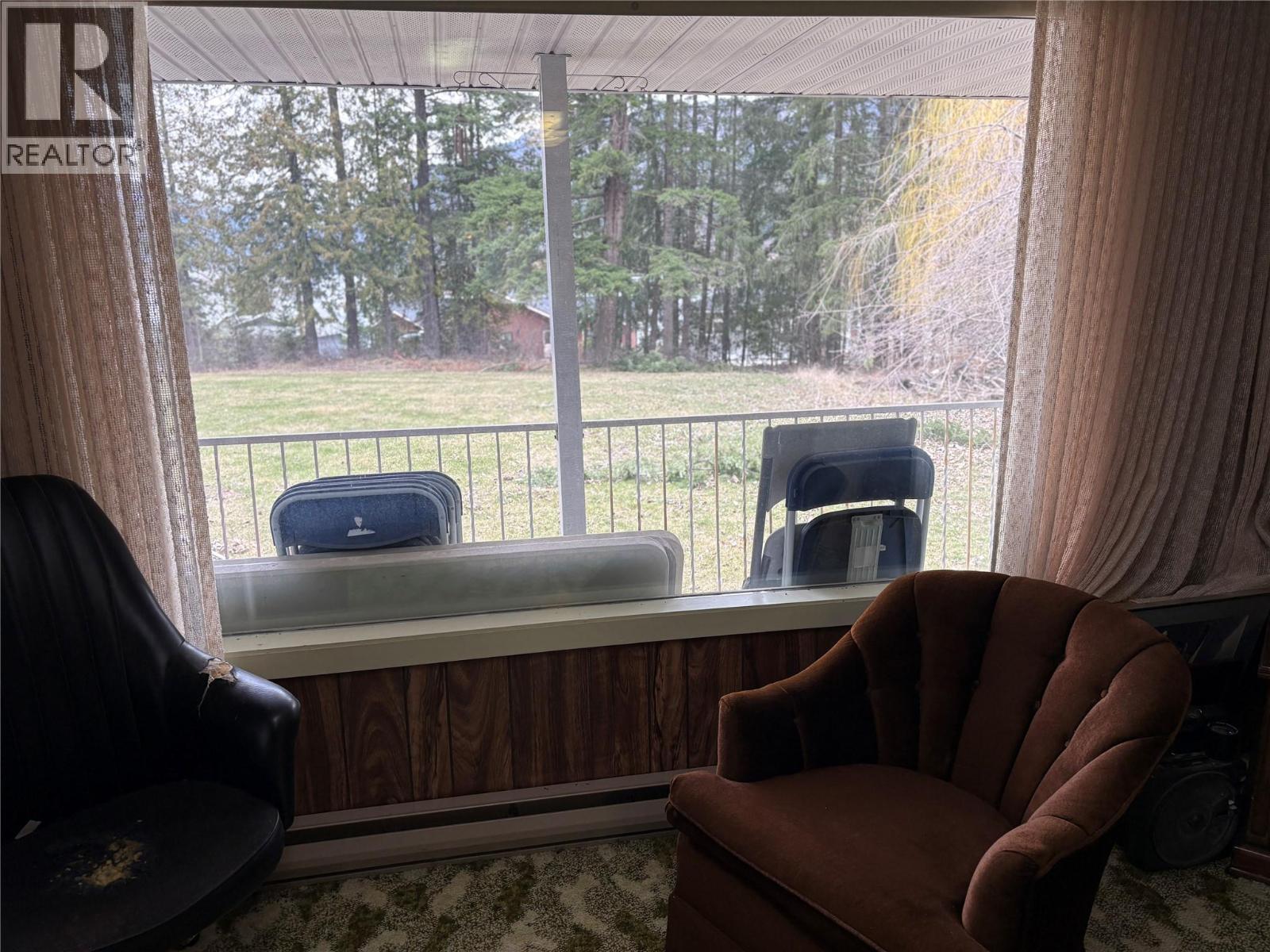 8764 Holding Road, Adams Lake, British Columbia  V0E 1M2 - Photo 19 - 10381223