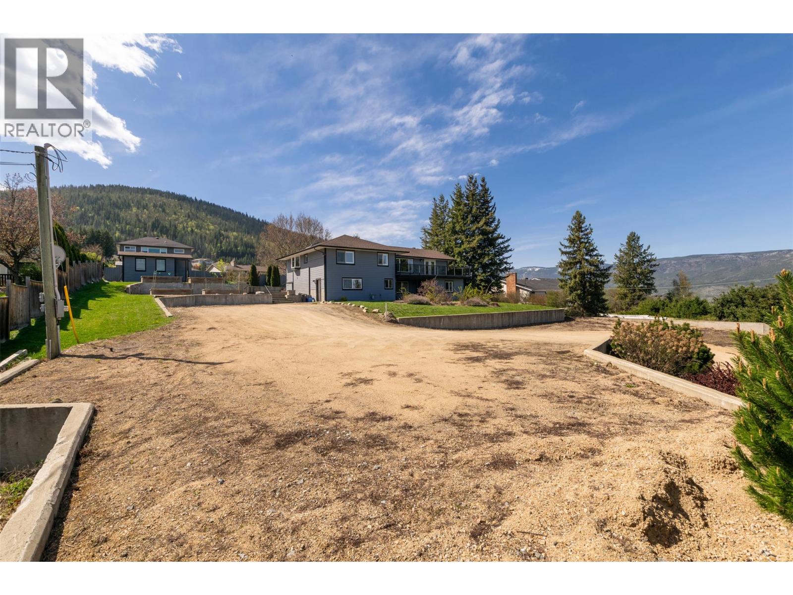 1350 13 Avenue Se, Salmon Arm, British Columbia  V1E 2G7 - Photo 4 - 10377782