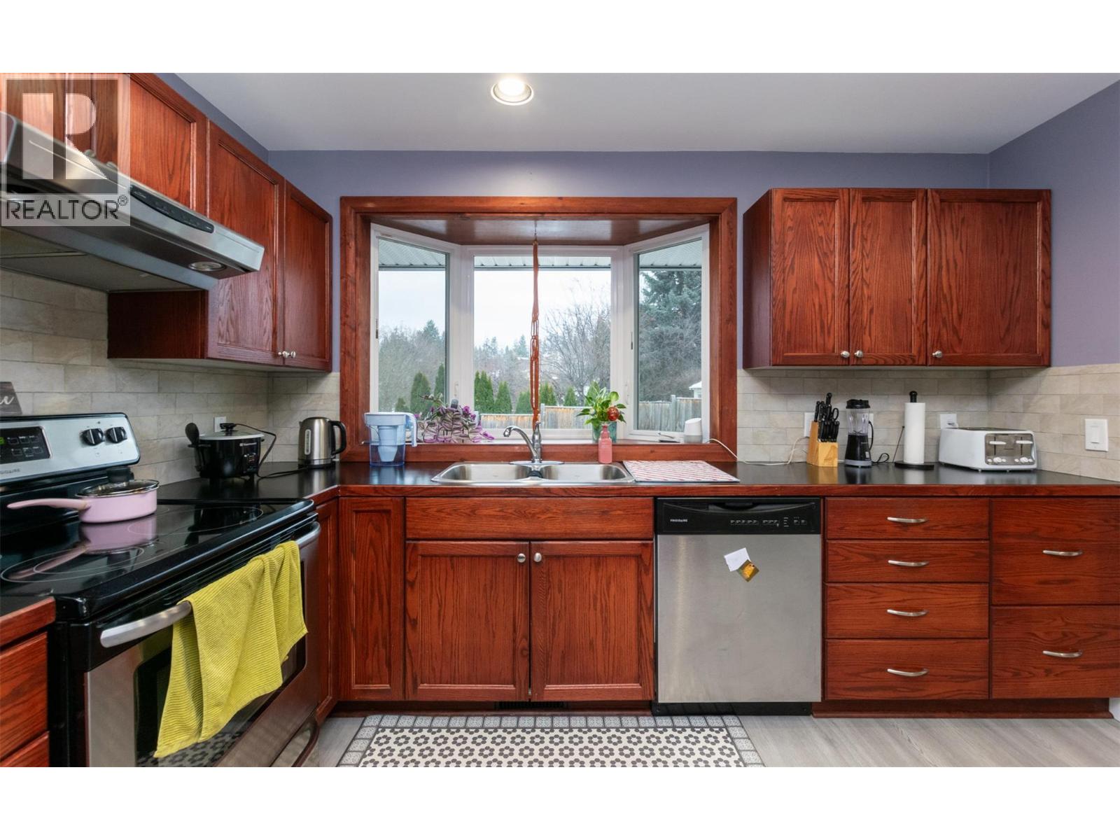 1350 13 Avenue Se, Salmon Arm, British Columbia  V1E 2G7 - Photo 9 - 10377782