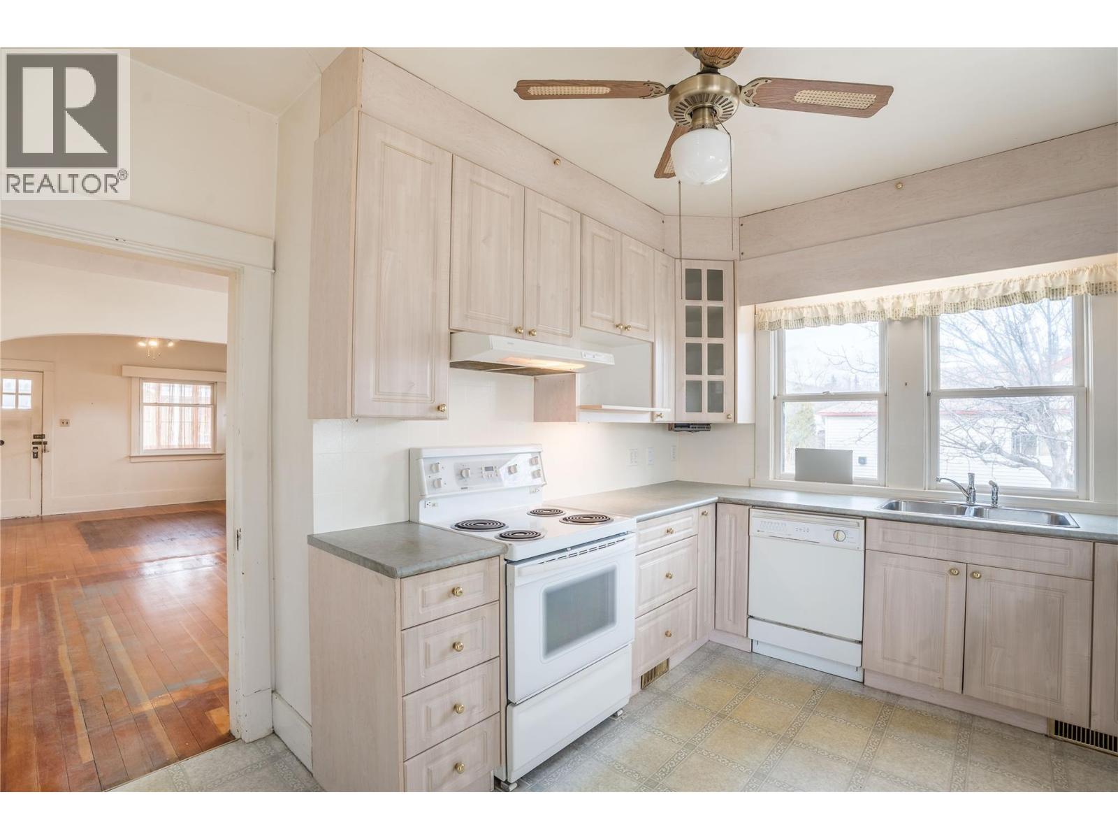 14207 Victoria Road N, Summerland, British Columbia  V0H 1Z0 - Photo 4 - 10381440