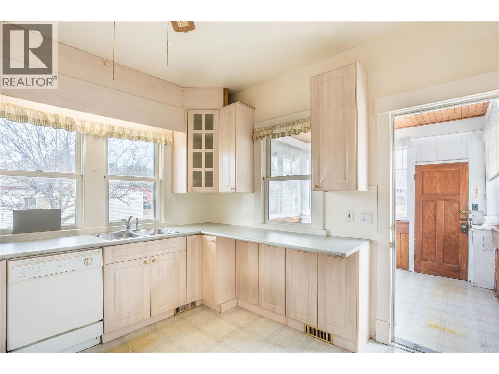 14207 Victoria Road N, Summerland, British Columbia  V0H 1Z0 - Photo 8 - 10381440