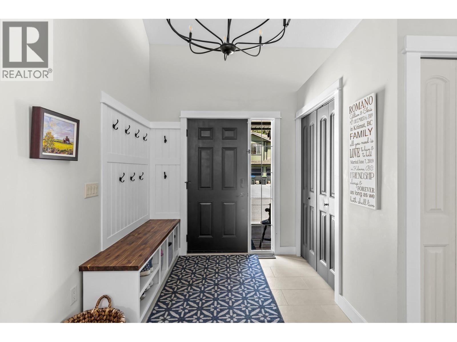 2079 Shelby Crescent, West Kelowna, British Columbia  V4T 3B2 - Photo 4 - 10381421