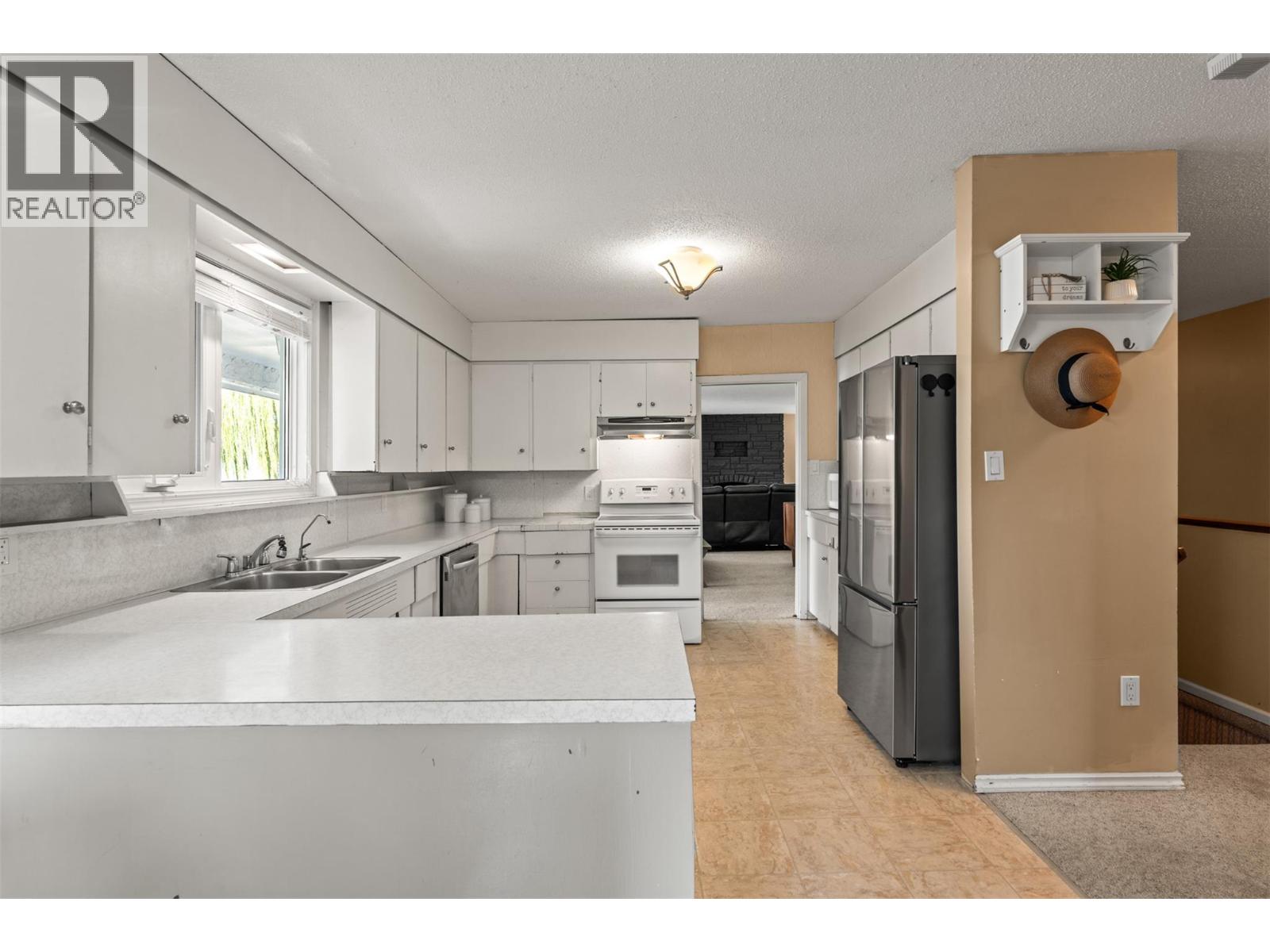 8997 Peters Road, Vernon, British Columbia  V1H 1K1 - Photo 3 - 10381378