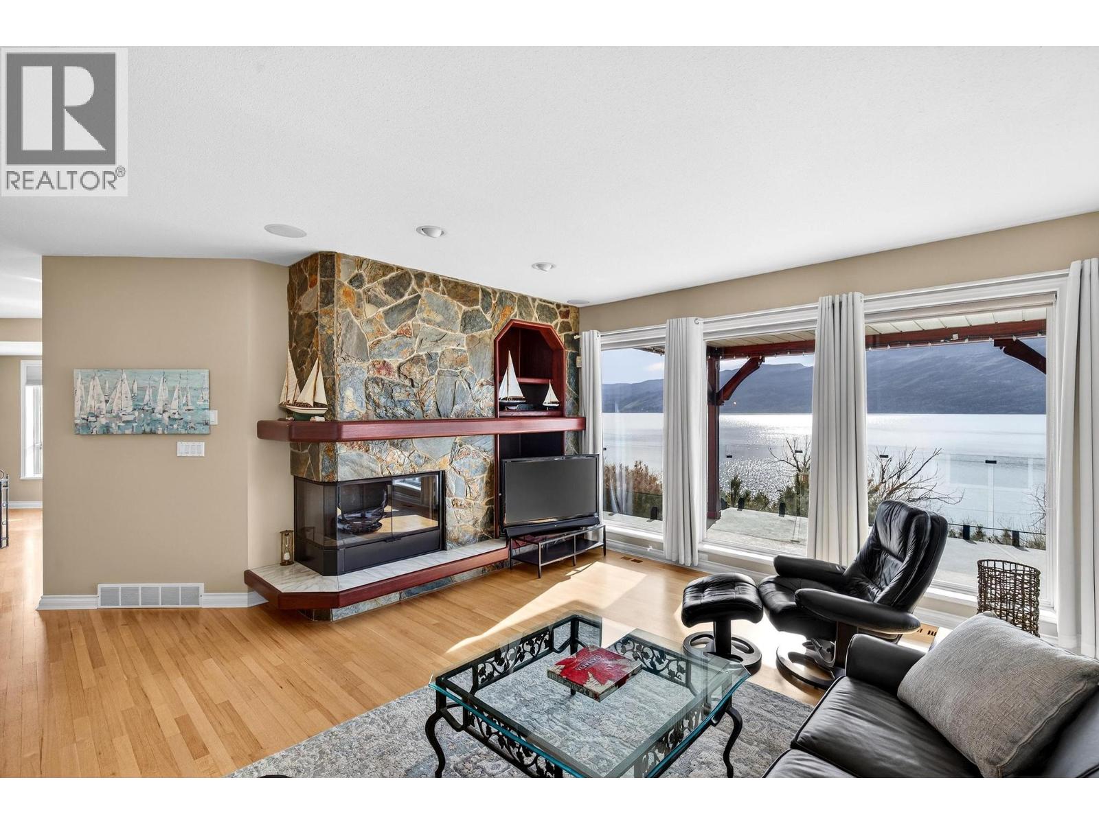 5312 Fulton Place, Peachland, British Columbia  V0H 1X1 - Photo 10 - 10380993