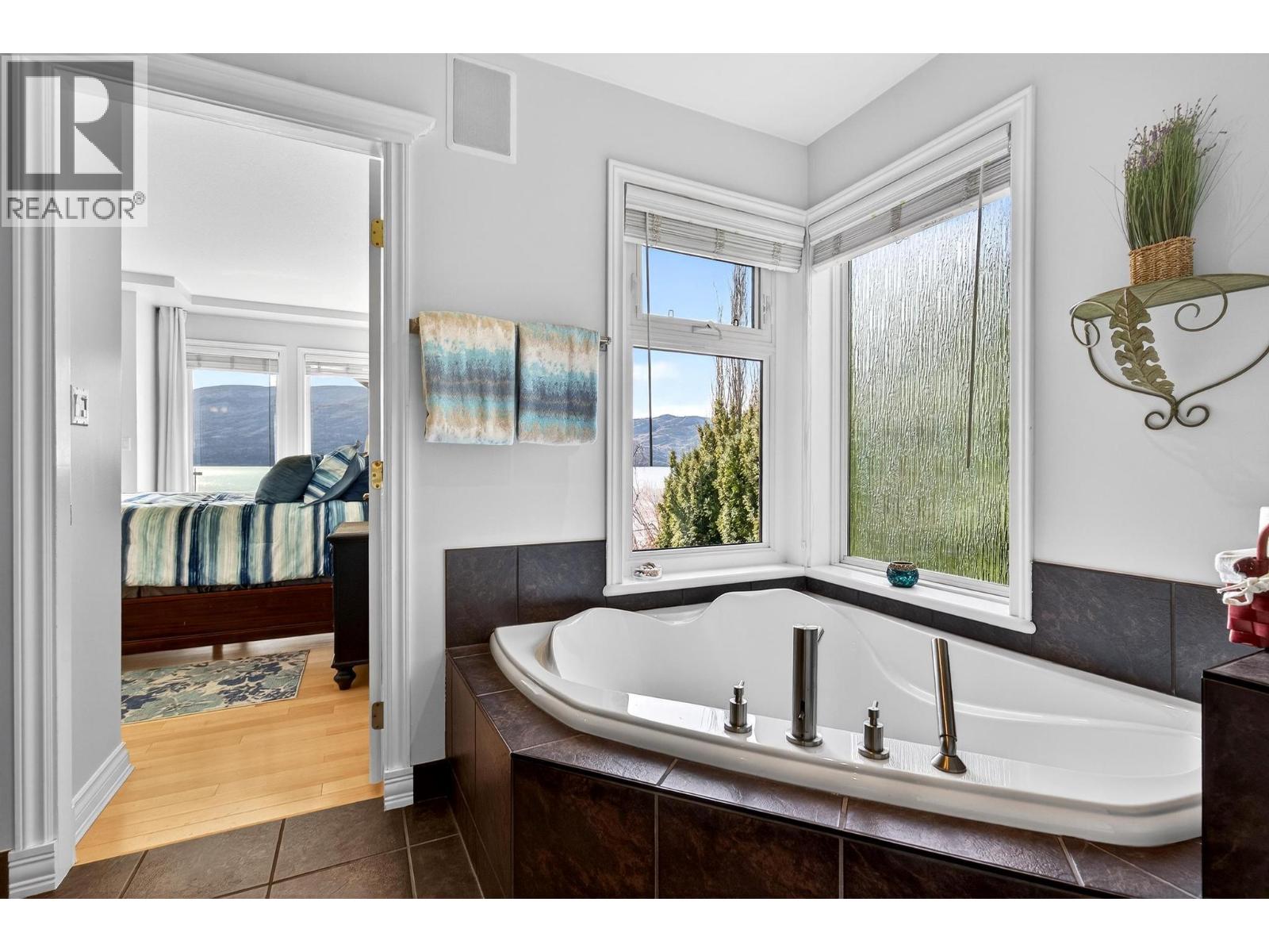 5312 Fulton Place, Peachland, British Columbia  V0H 1X1 - Photo 7 - 10380993