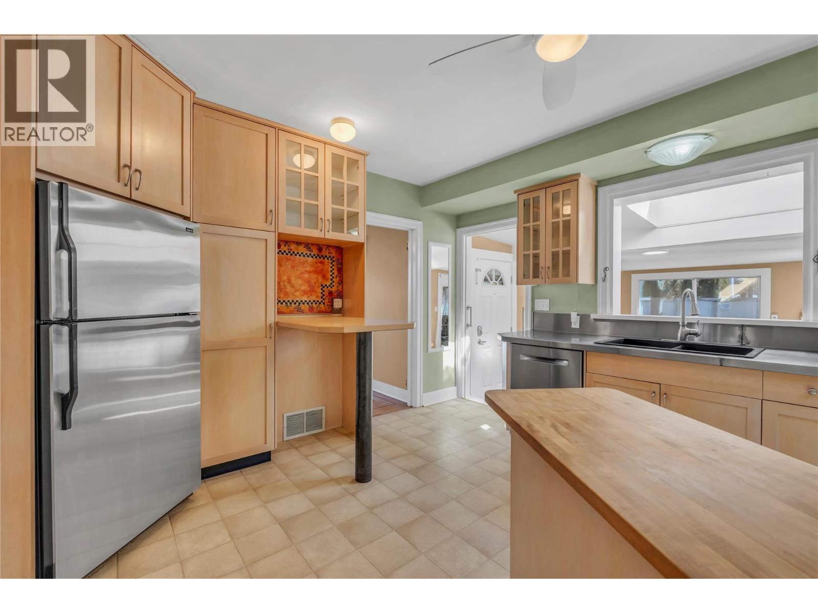 702 Winnipeg Street, Penticton, British Columbia  V2A 5N3 - Photo 12 - 10381554