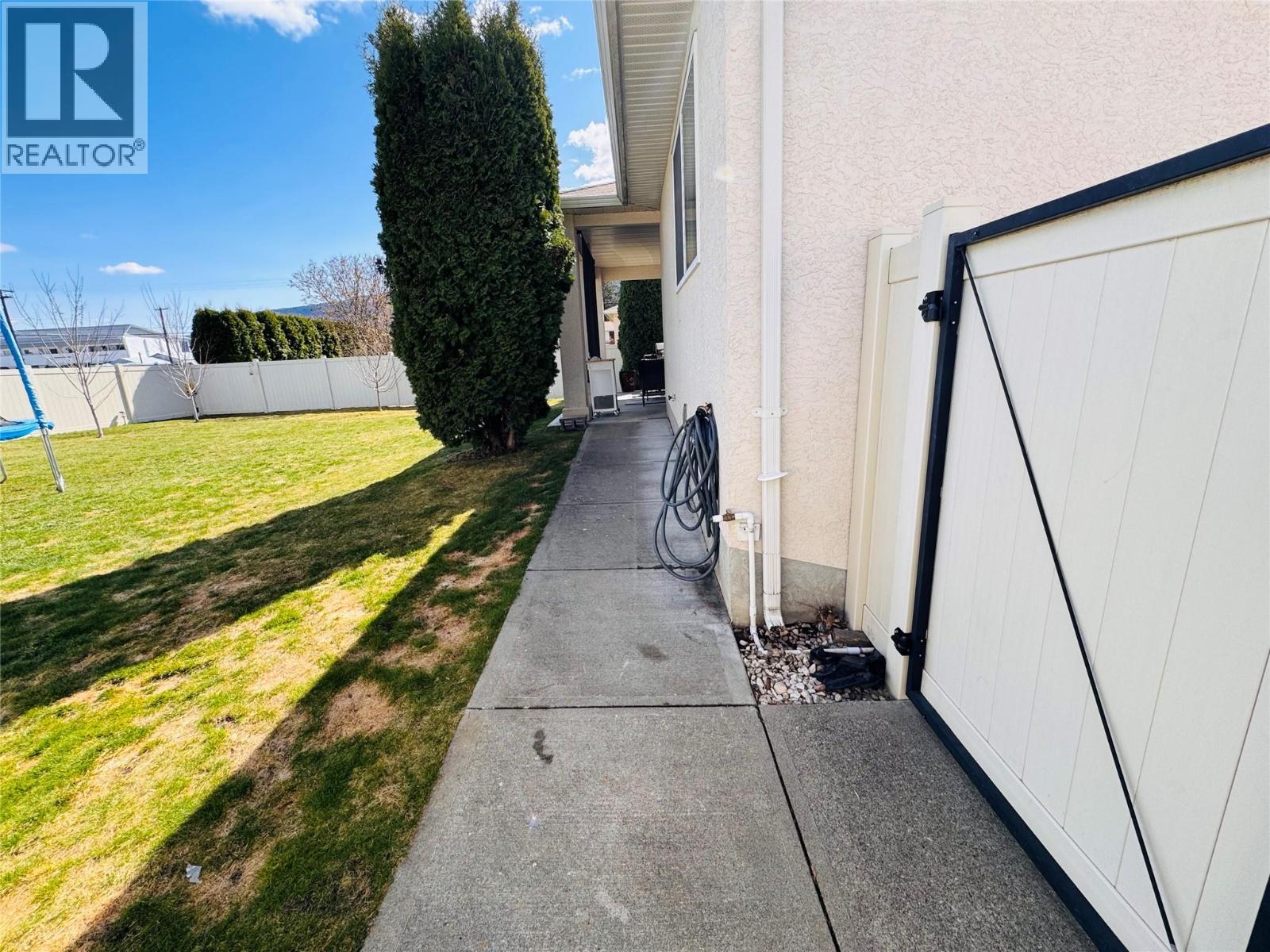 2130 Brycen Place, Grand Forks, British Columbia  V0H 1H0 - Photo 4 - 10381417