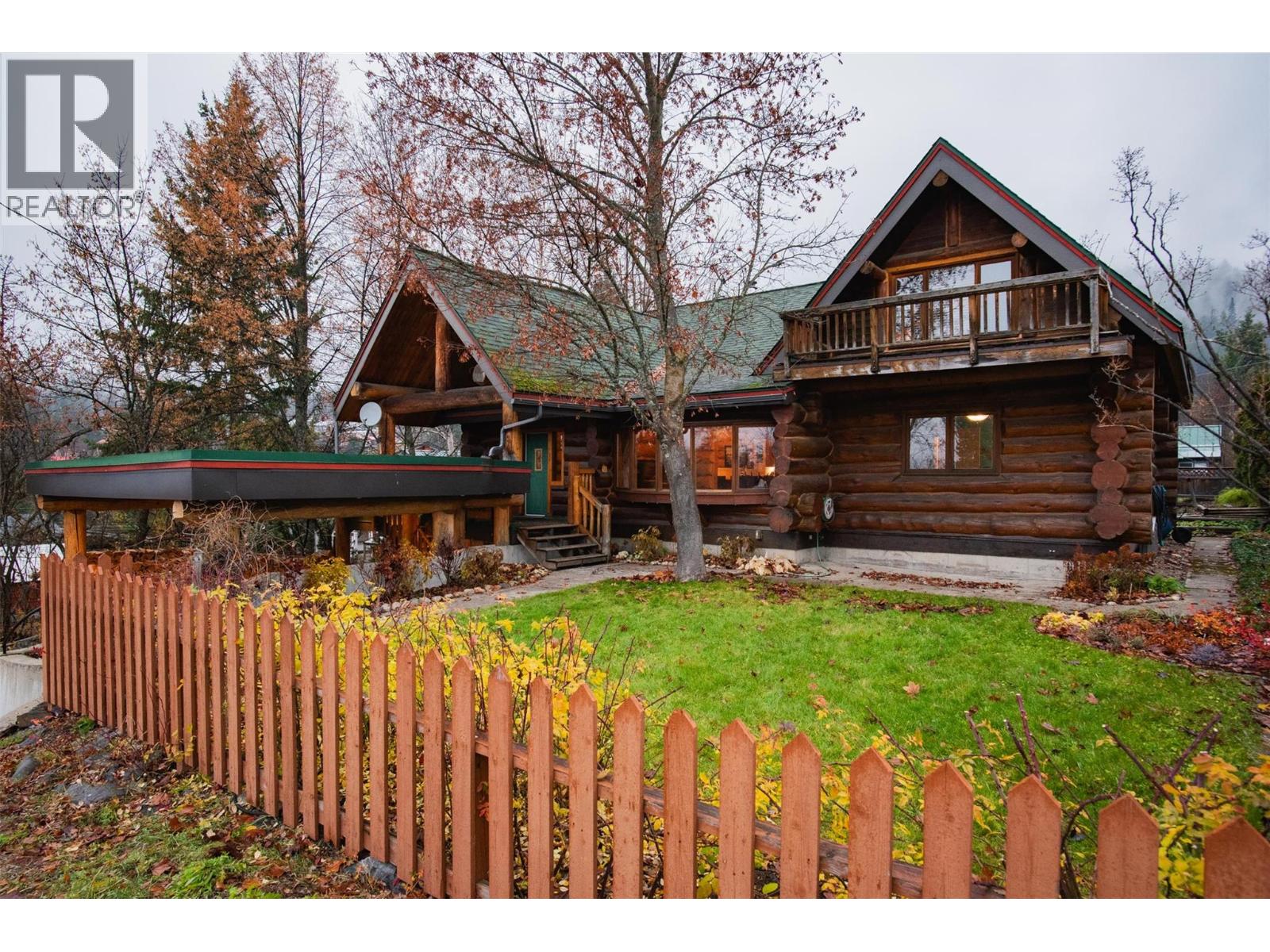 2266 Fifth Avenue, Rossland, British Columbia  V0G 1Y0 - Photo 1 - 10381336