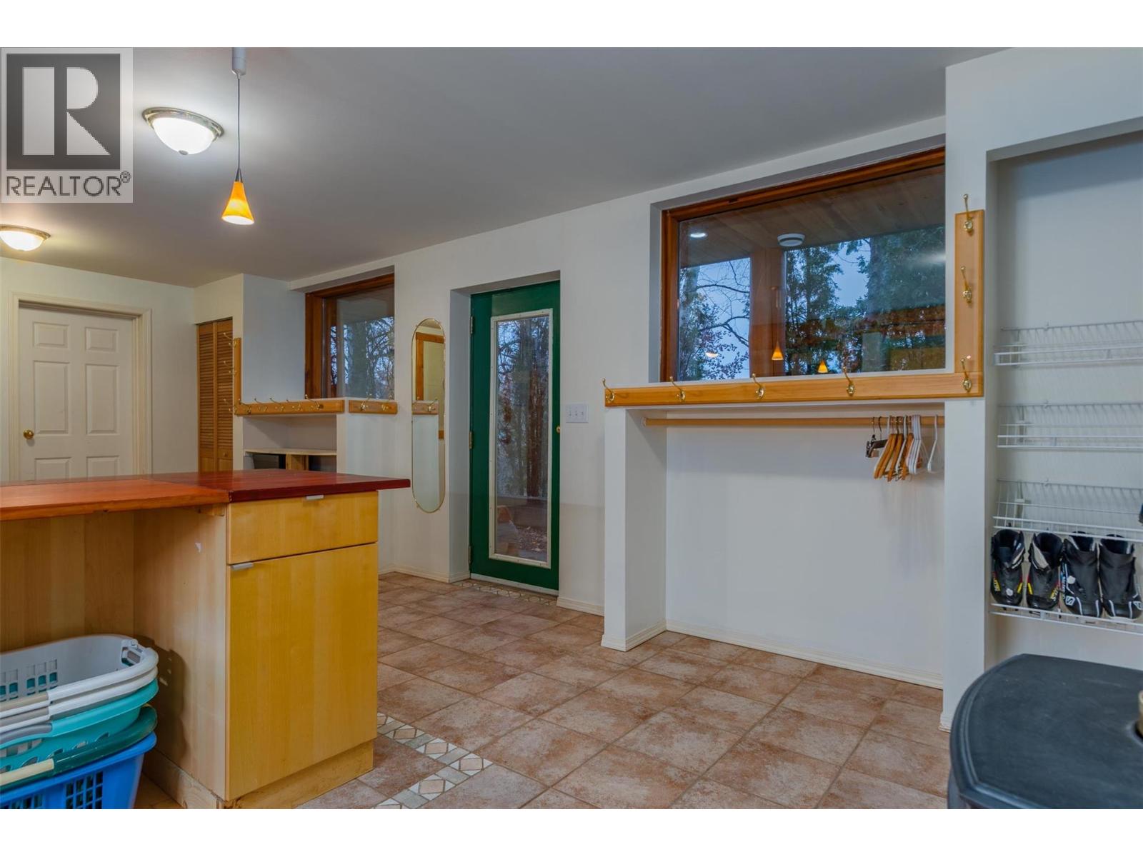 2266 Fifth Avenue, Rossland, British Columbia  V0G 1Y0 - Photo 47 - 10381336