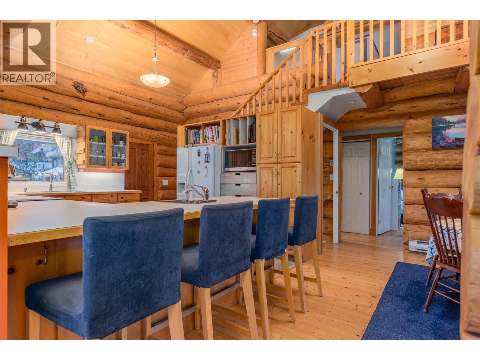 2266 Fifth Avenue, Rossland, British Columbia  V0G 1Y0 - Photo 7 - 10381336