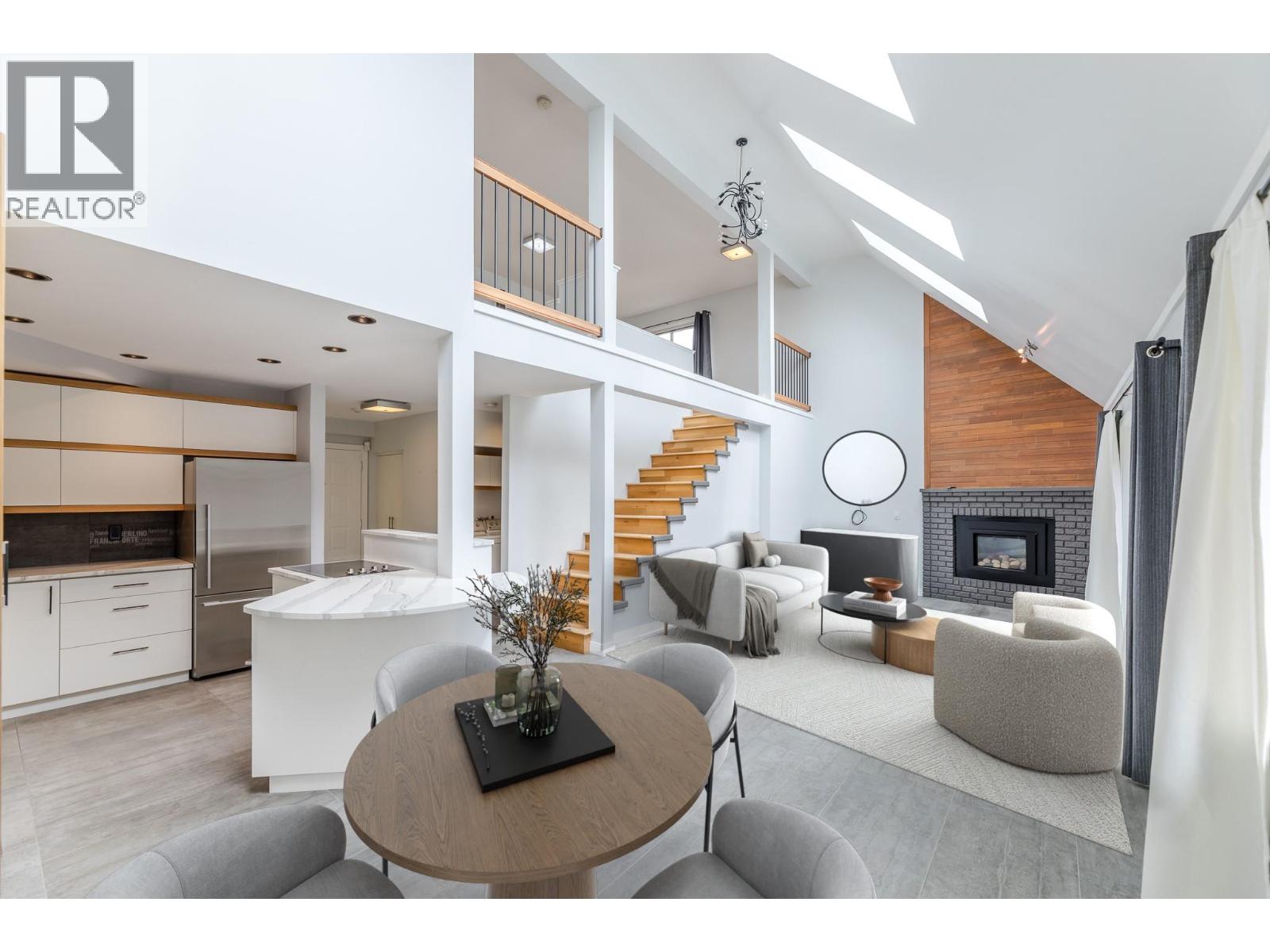 335 Churchill Avenue Unit# 201, Penticton, British Columbia  V2A 1C9 - Photo 1 - 10381553