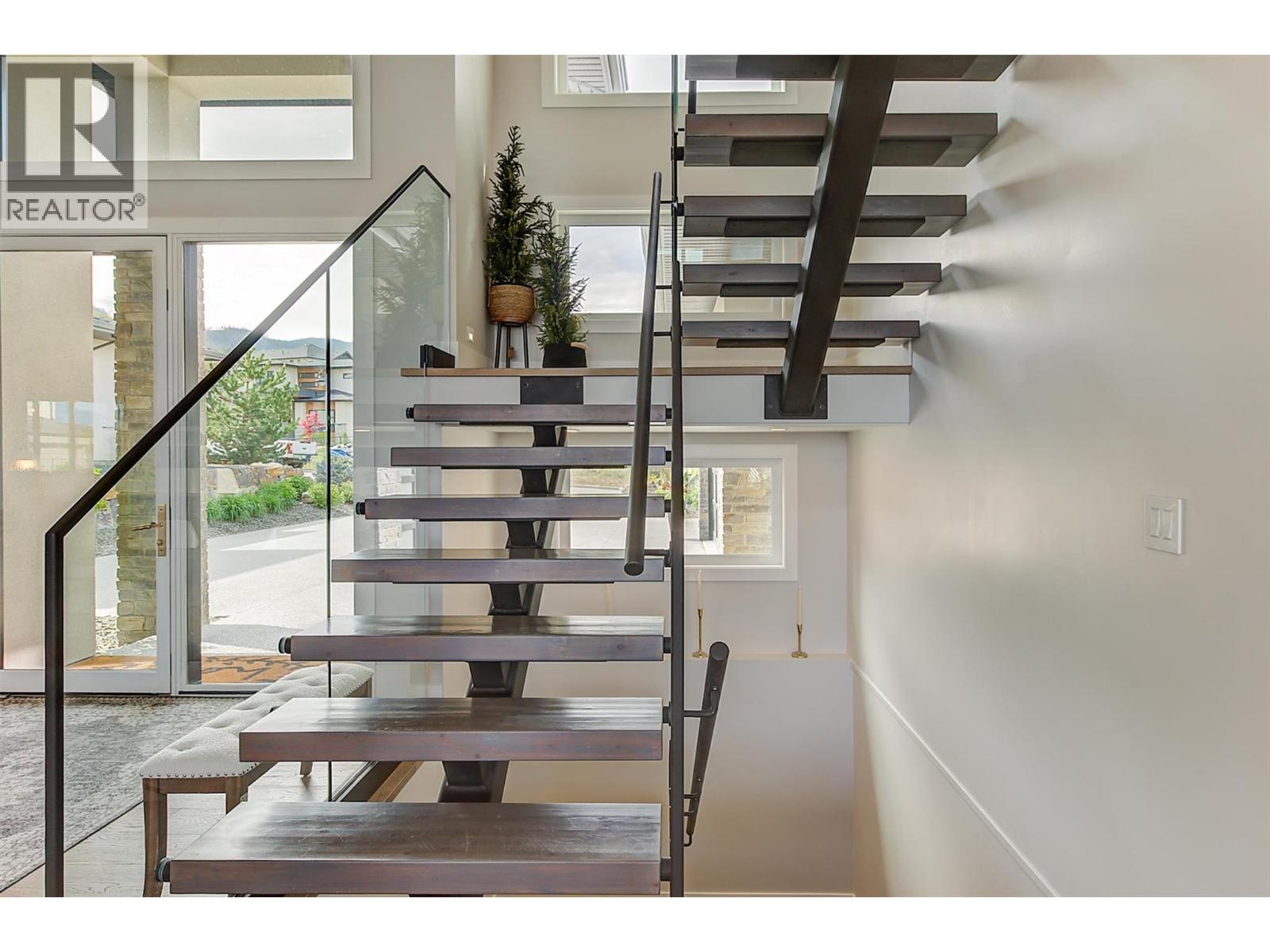 1612 Vincent Place, Kelowna, British Columbia  V1W 5N9 - Photo 53 - 10381438