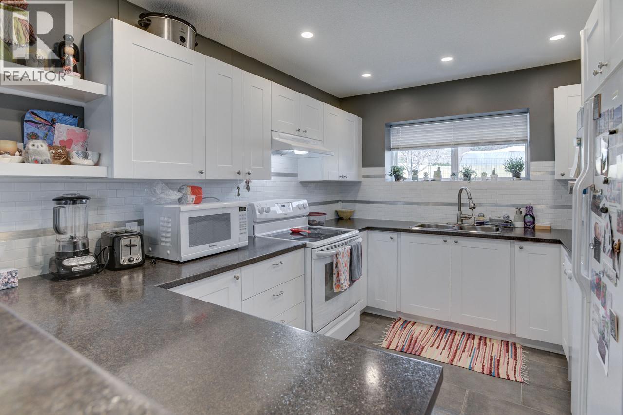 2270 Greenfield Avenue, Kamloops, British Columbia  V2B 4P3 - Photo 15 - 10381640