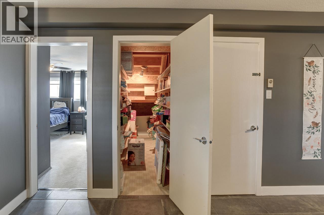 2270 Greenfield Avenue, Kamloops, British Columbia  V2B 4P3 - Photo 24 - 10381640